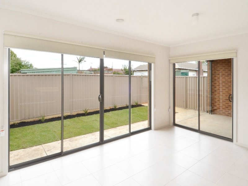 2/264 Wilsons Road, St Albans Park image 7
