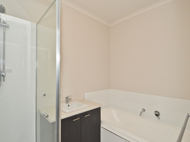 2/264 Wilsons Road, St Albans Park image 8