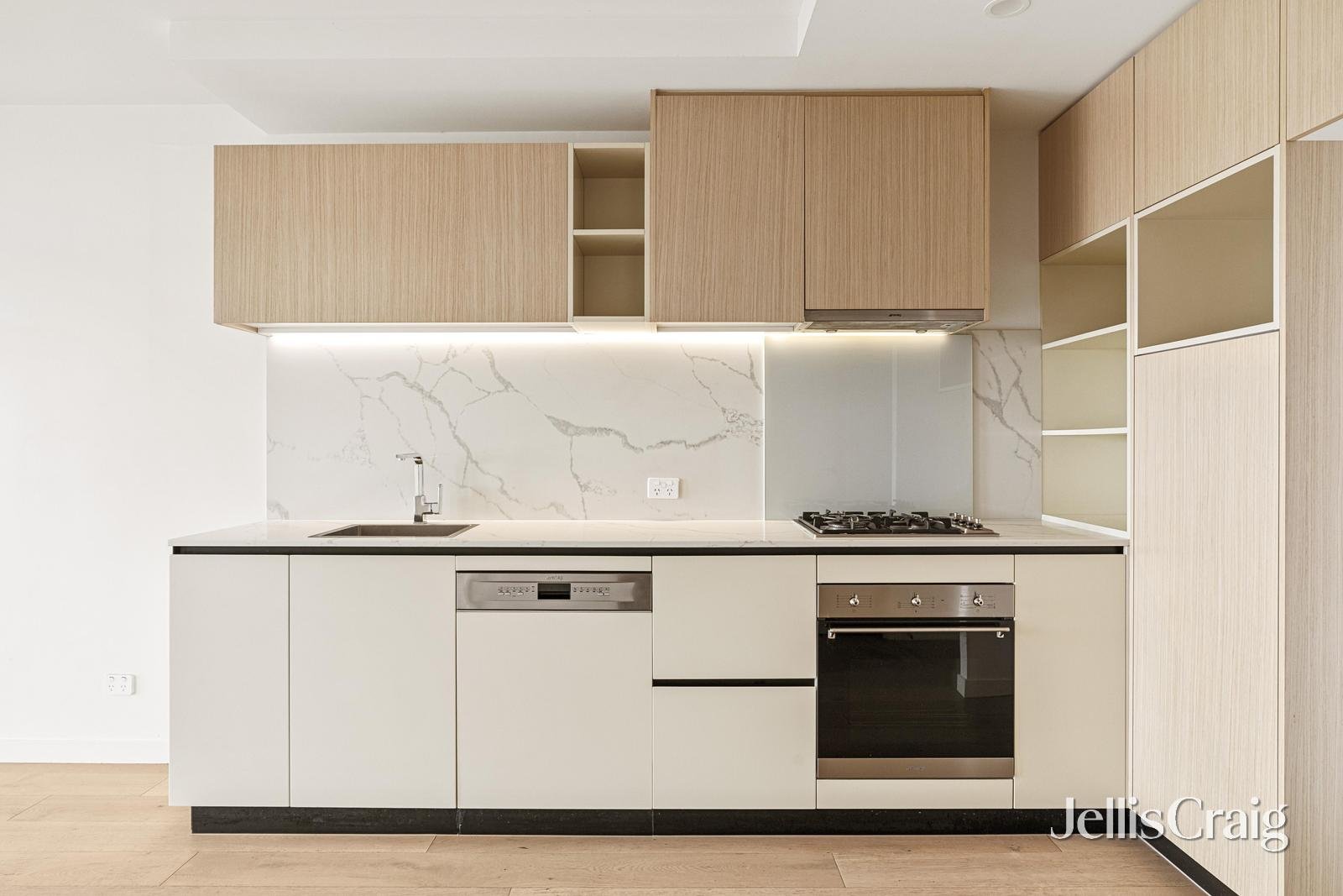 226/801 Centre Road, Bentleigh East image 4