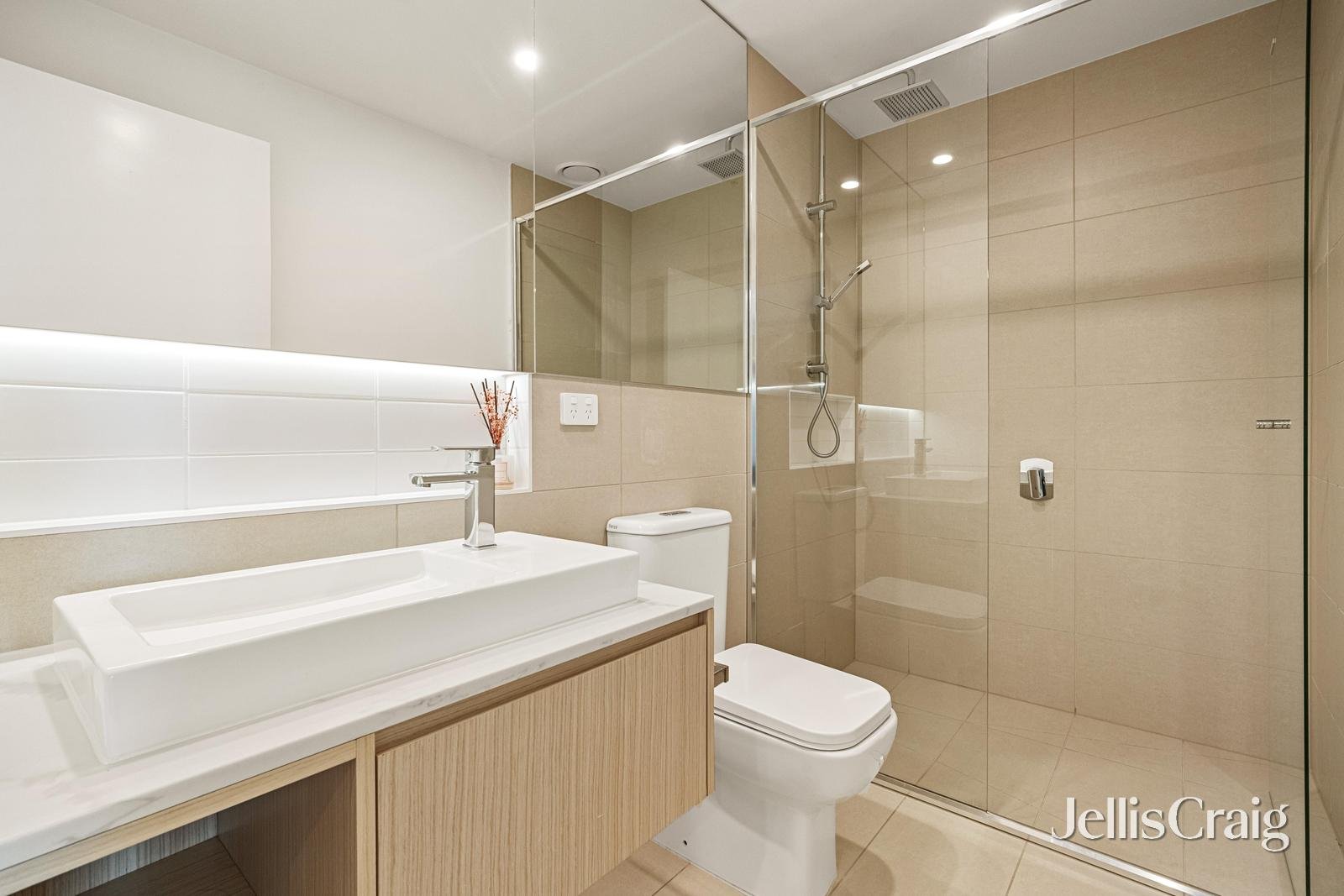 226/801 Centre Road, Bentleigh East image 8