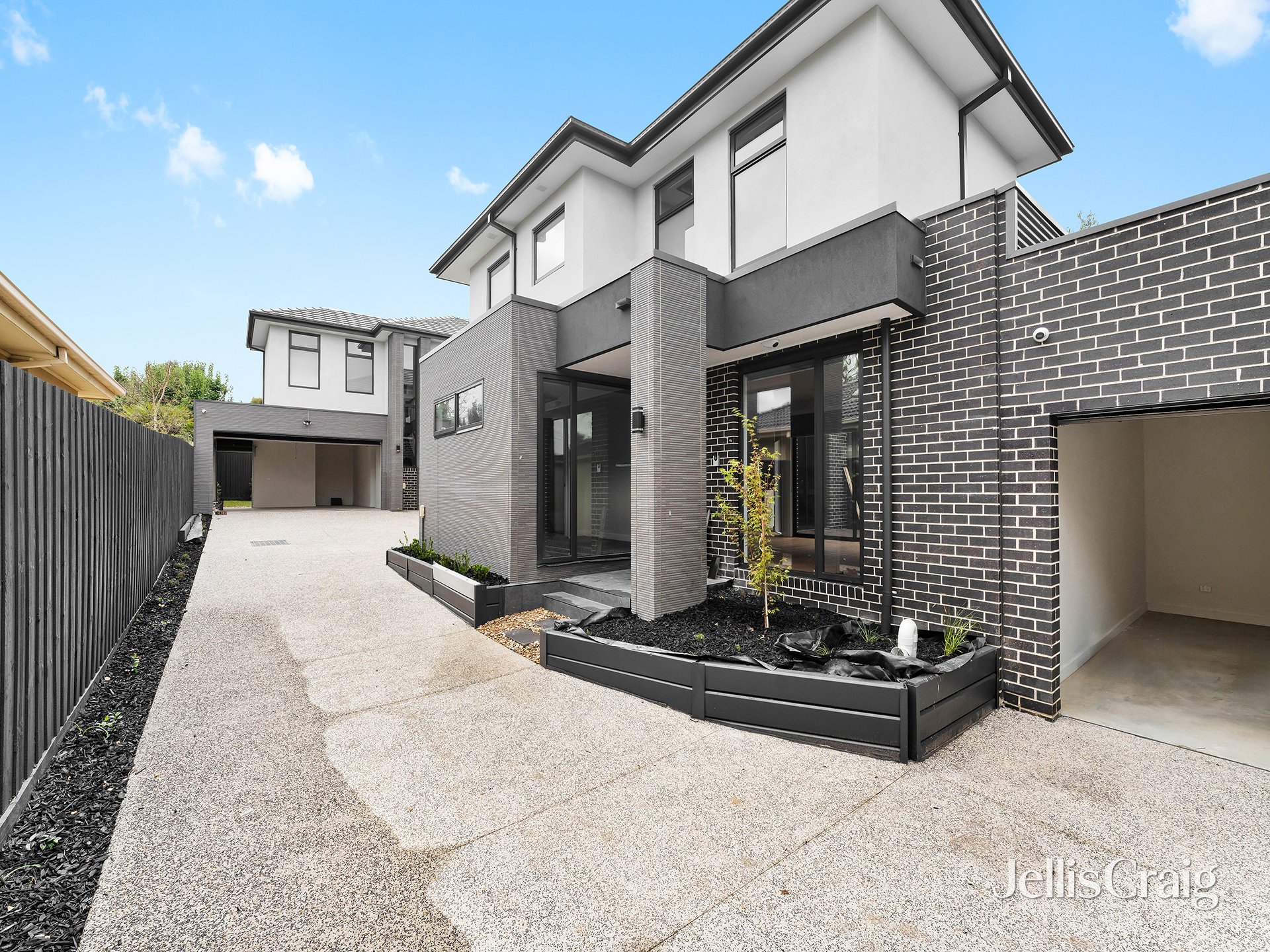 2/27 Adelaide Avenue, Mount&nbsp;Waverley image 1