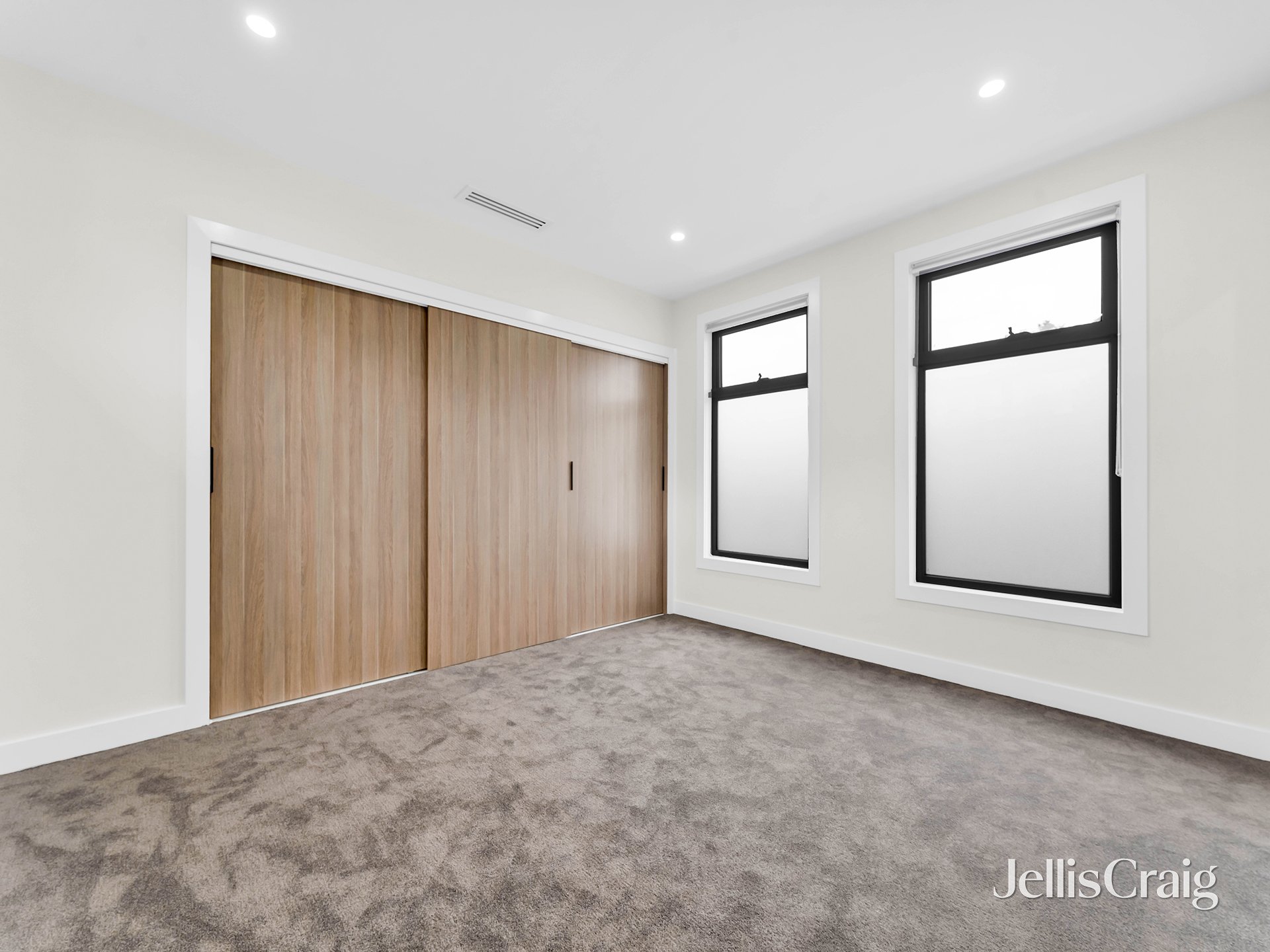 2/27 Adelaide Avenue, Mount&nbsp;Waverley image 4