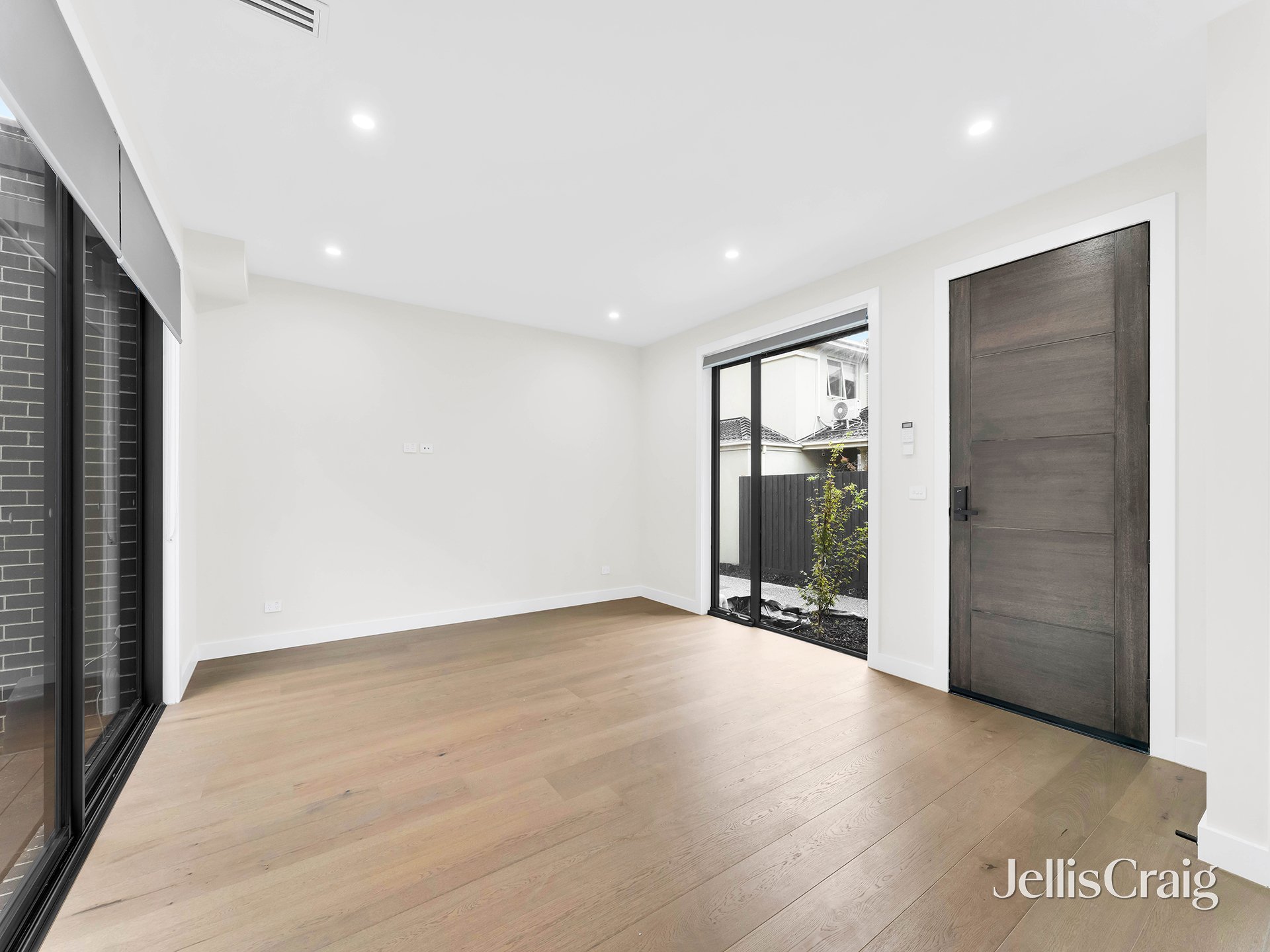 2/27 Adelaide Avenue, Mount&nbsp;Waverley image 3