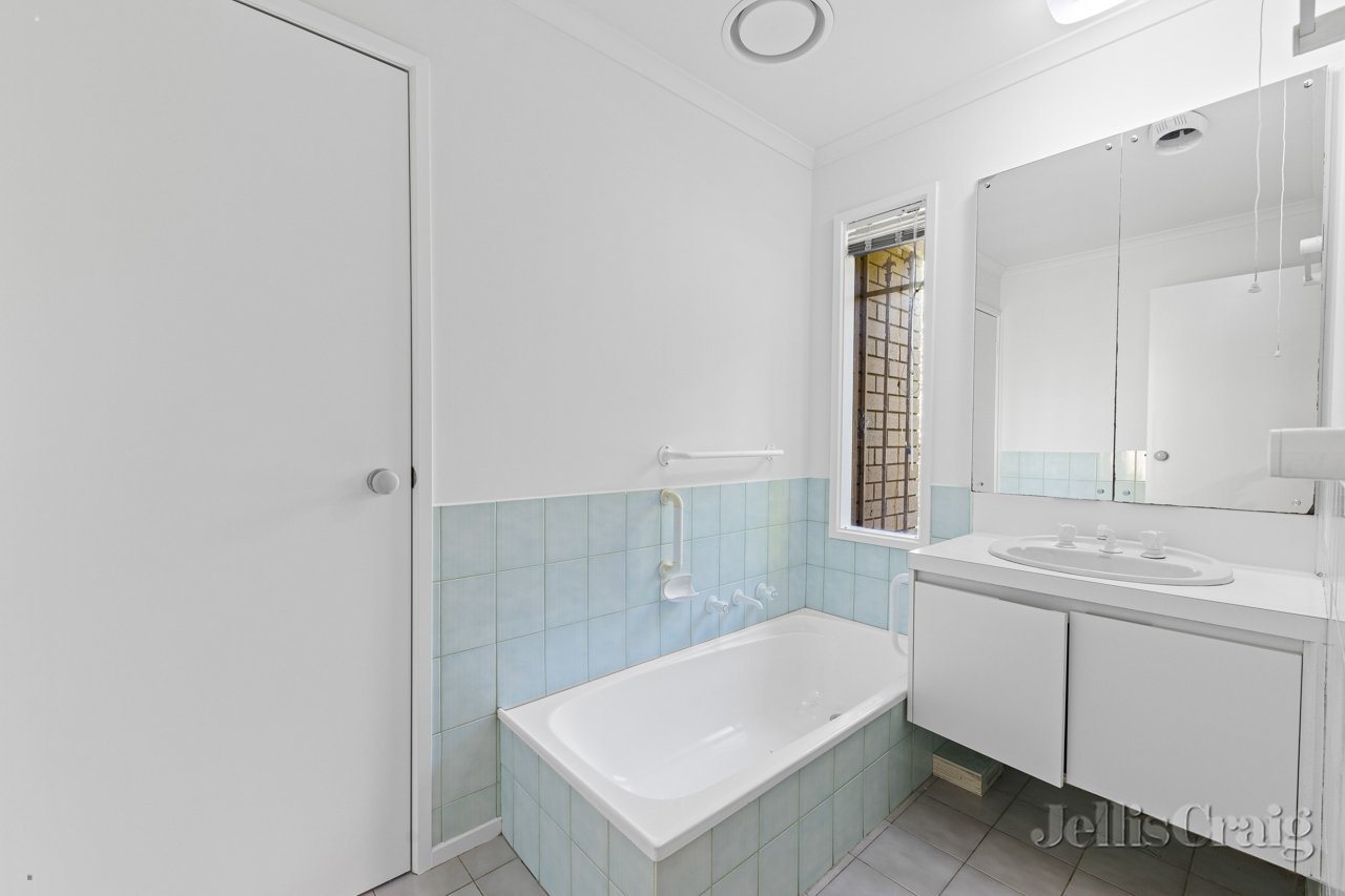 2/27 Alfreda Avenue, Rosanna image 7