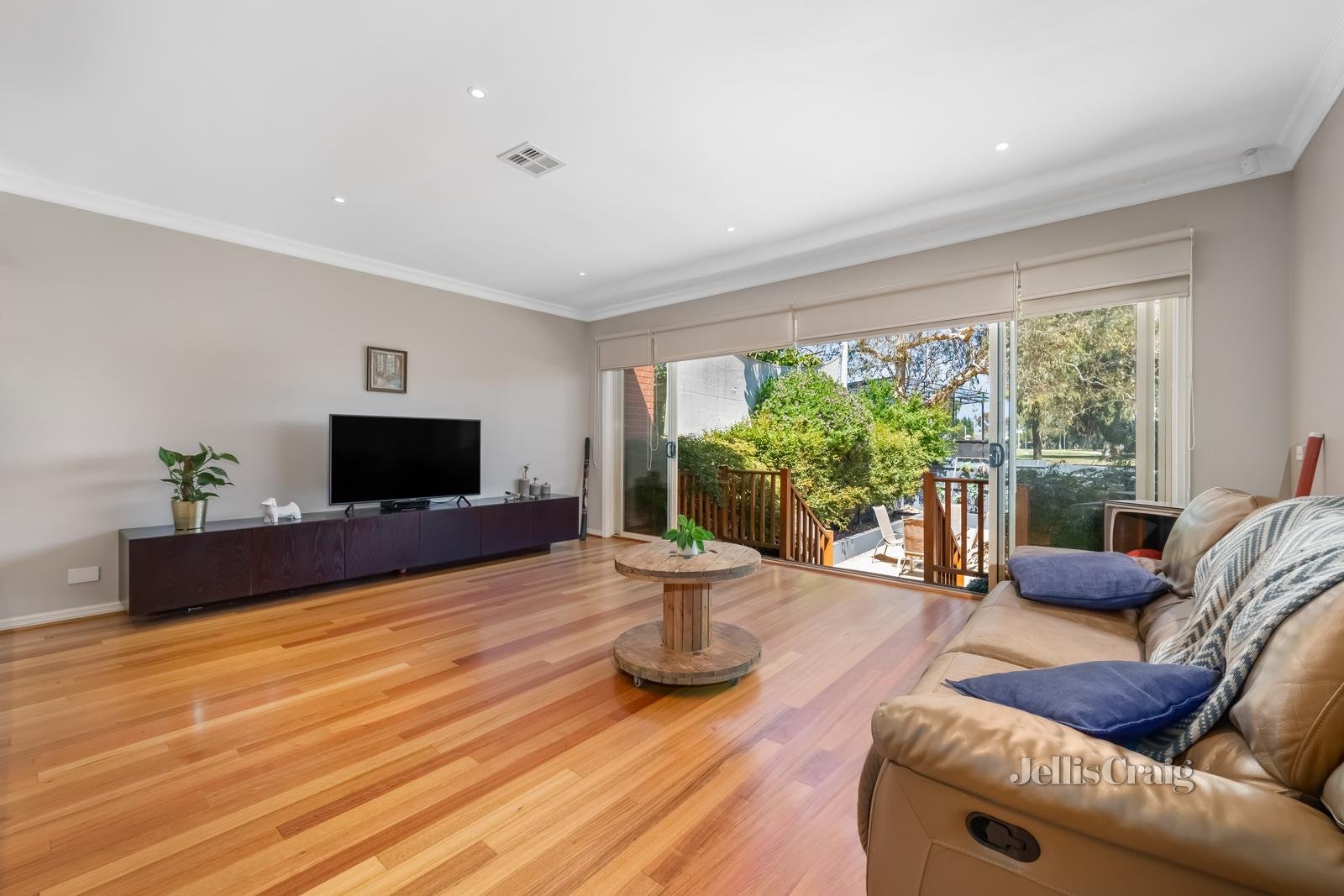 2/27 Brentwood Avenue, Pascoe Vale South image 2