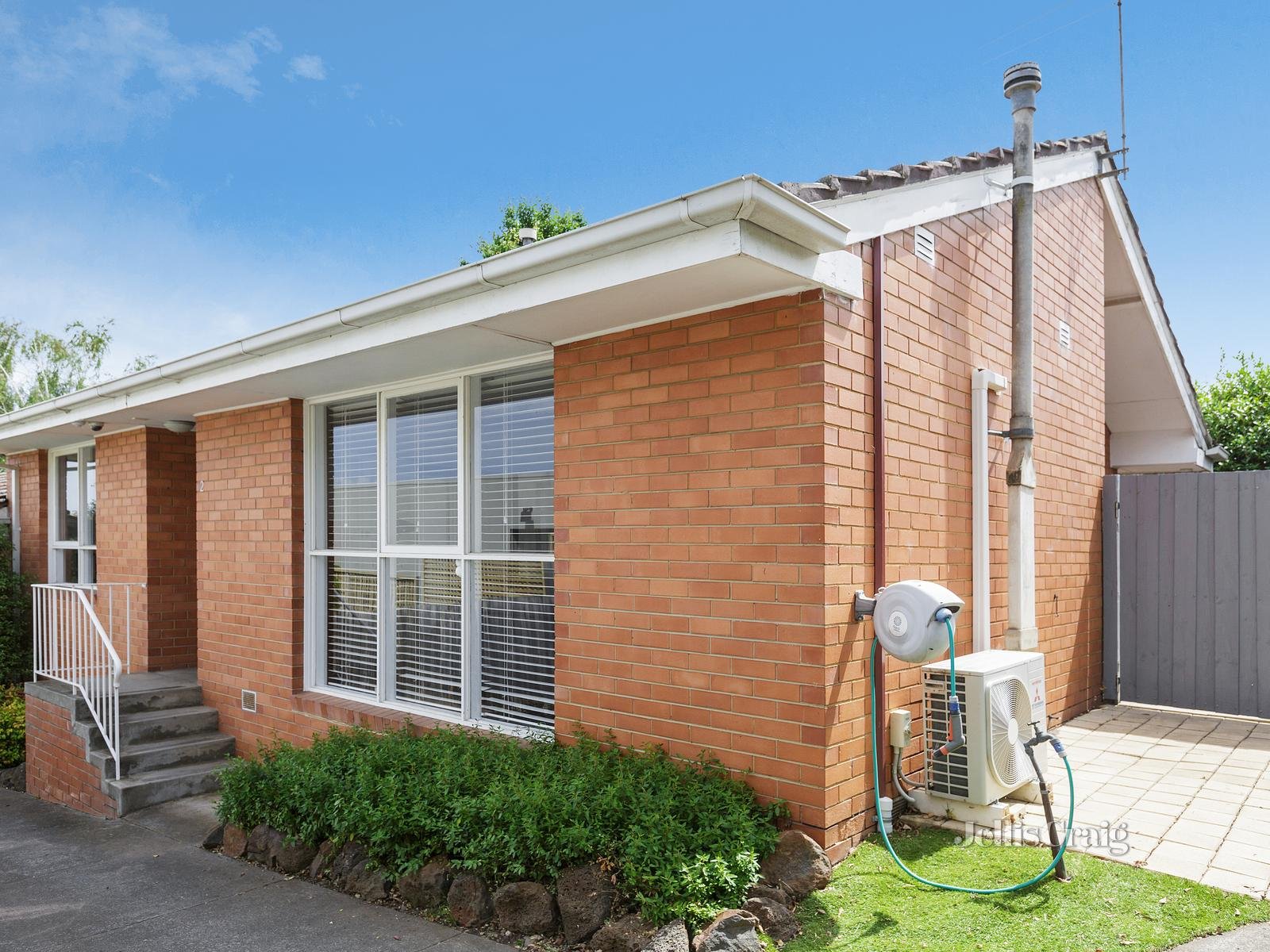 2/27 Clifton Road, Hawthorn East image 2