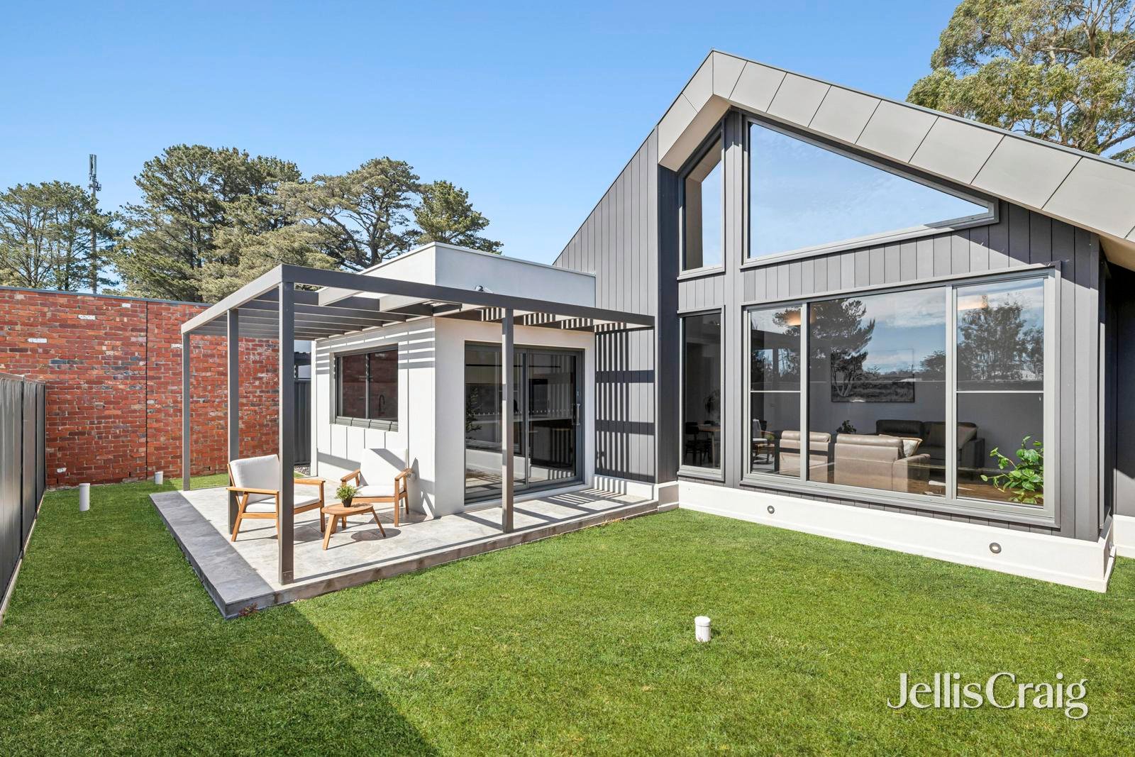 2/27 Corinella Road, Woodend image 3