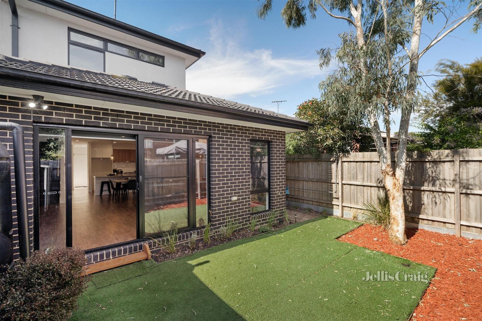 2/27 Diane Crescent, Mooroolbark image 5