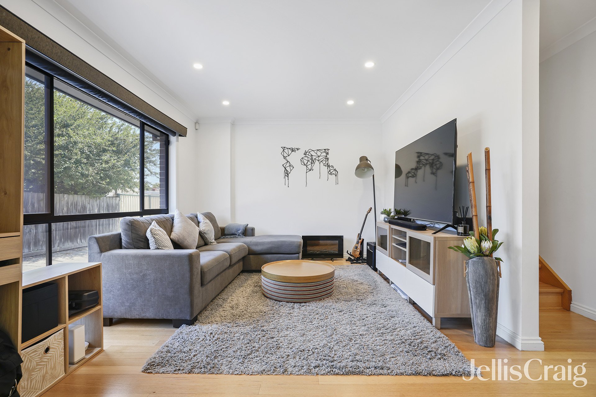 2/27 Eleebana Avenue, Hughesdale image 2