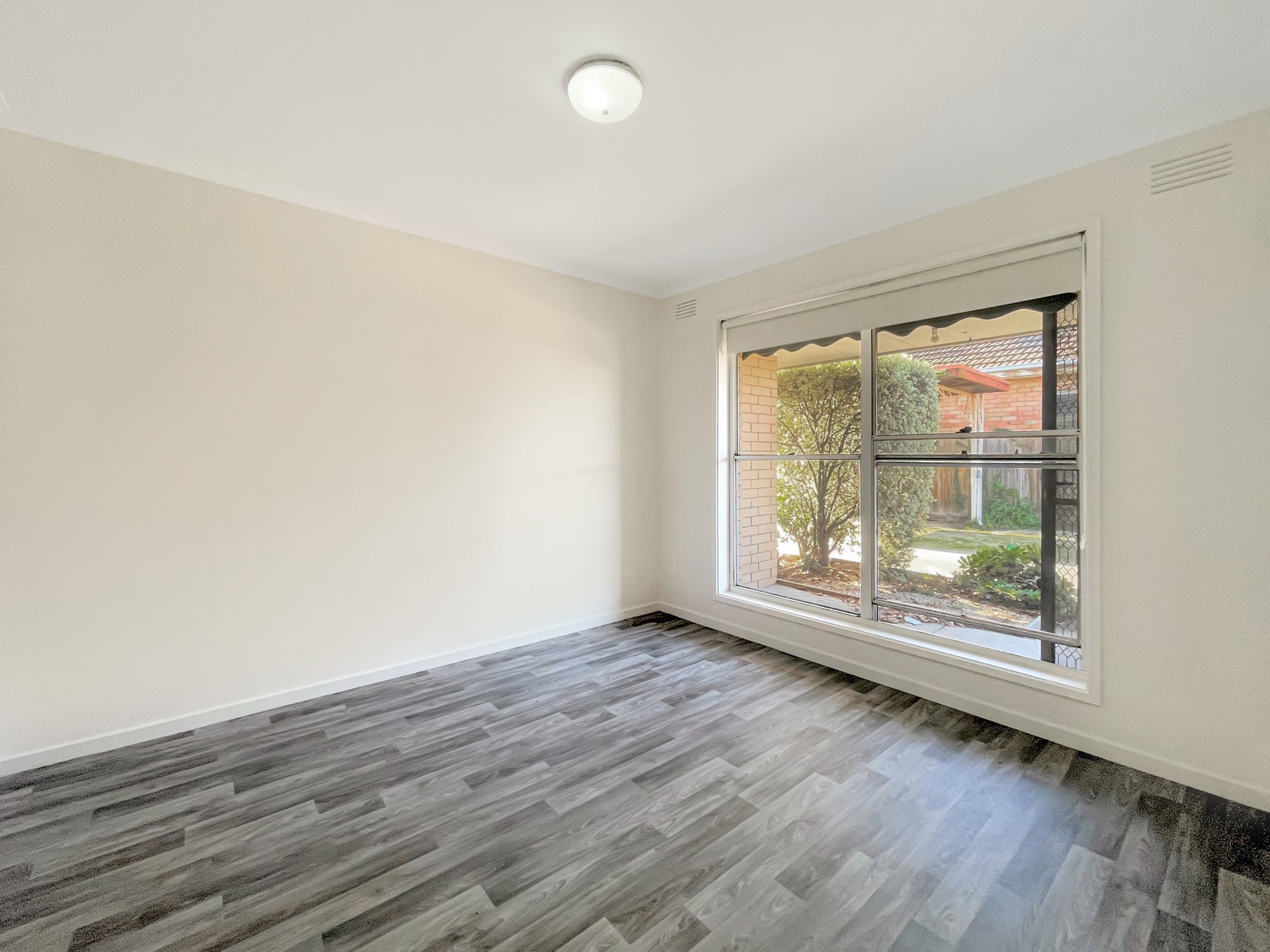 2/27 Isabella Street, Geelong&nbsp;West image 2