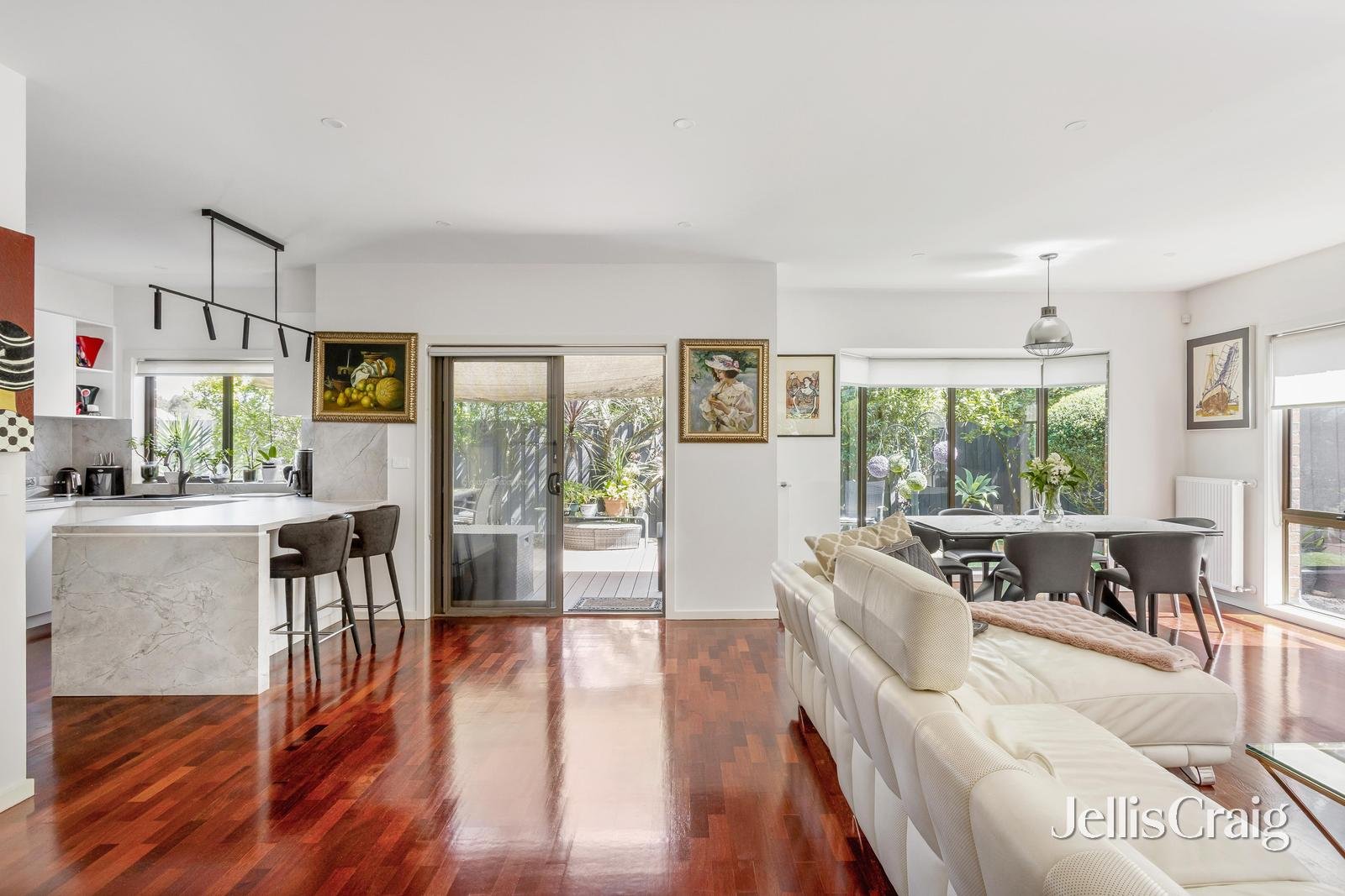 2/27 Jeffrey Street, Bentleigh image 3