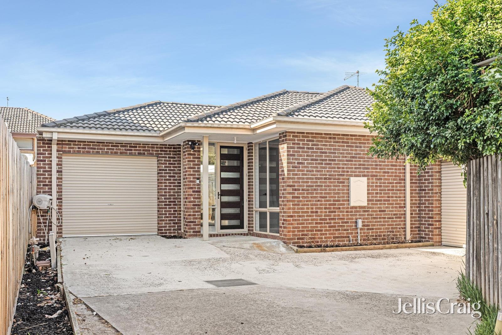 2/27 Kelso Street, Frankston image 1