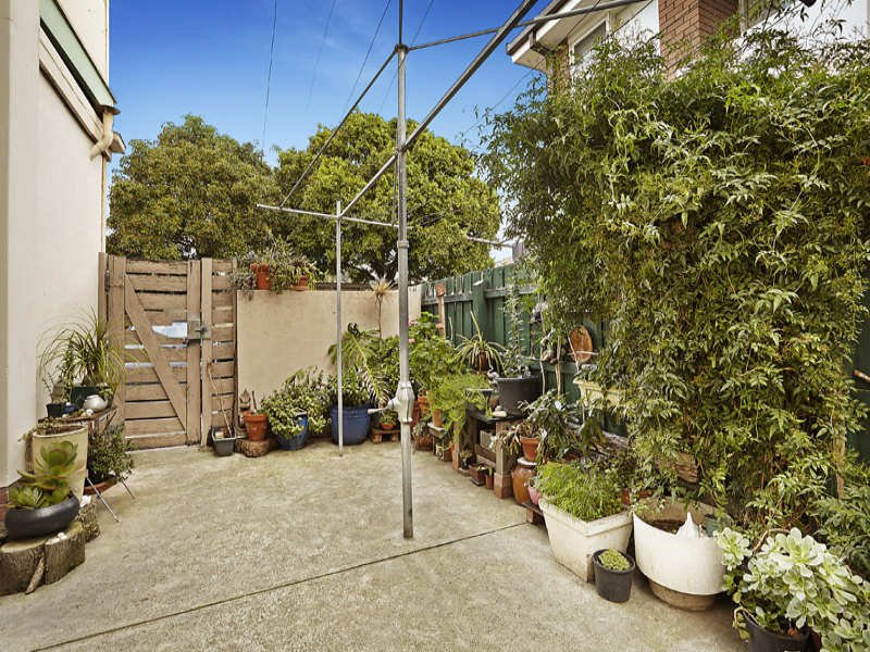 2/27 Pine Avenue, Elwood image 6