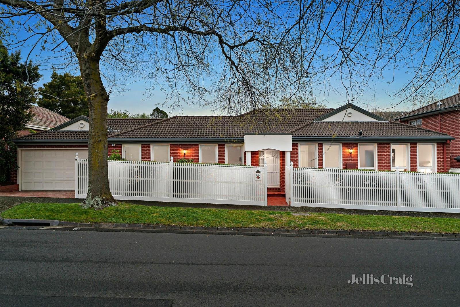 227 Prospect Hill Road, Surrey Hills image 1