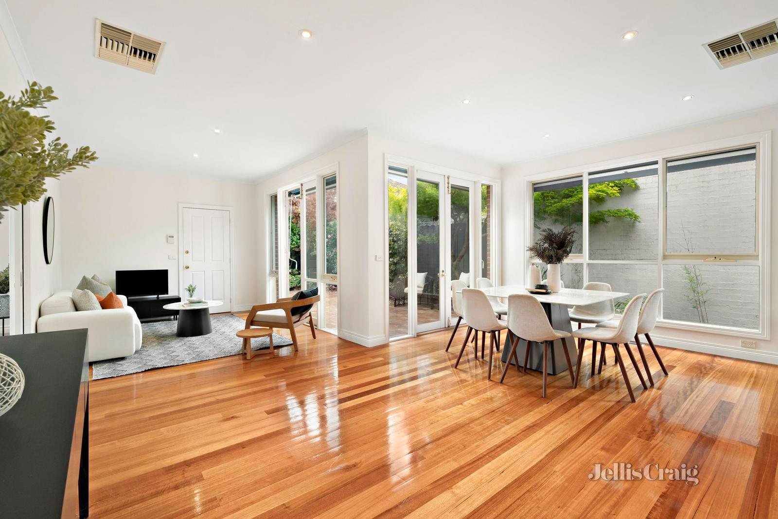 227 Prospect Hill Road, Surrey Hills image 4