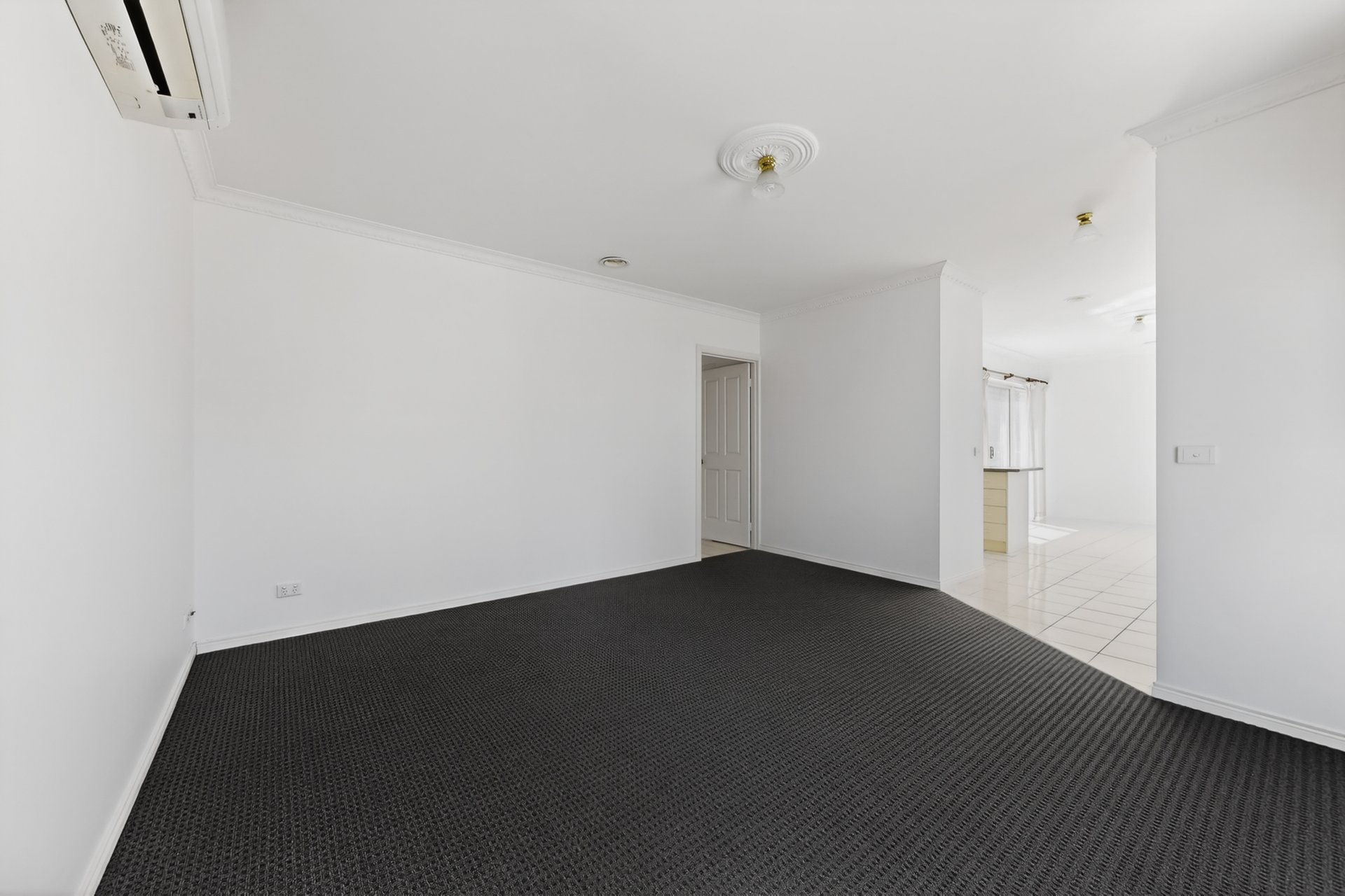 2/27 Small Road, Bentleigh image 2