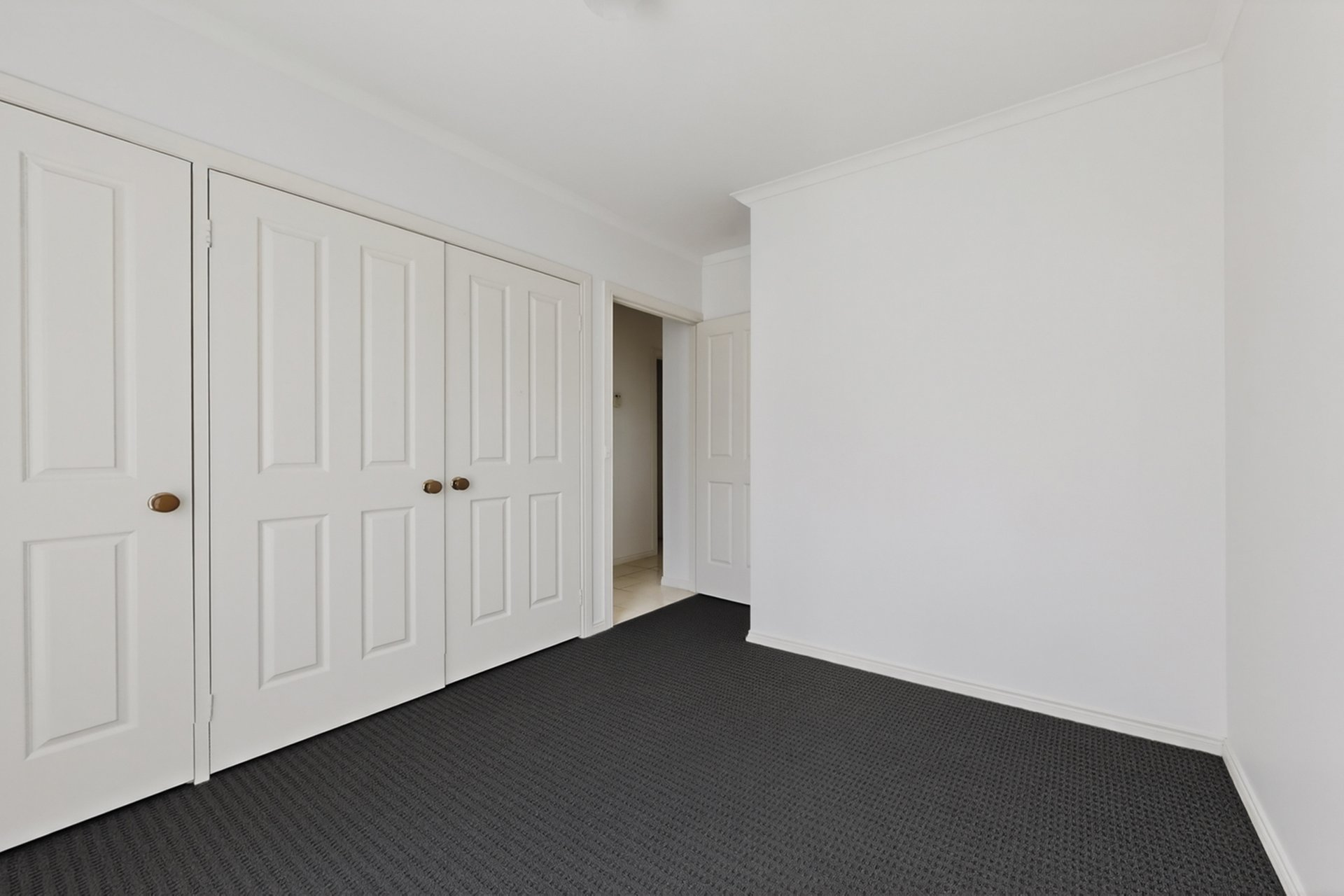 2/27 Small Road, Bentleigh image 4