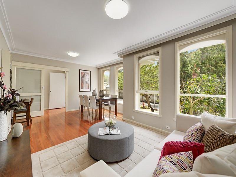 2/27 View Street, Mont Albert image 2