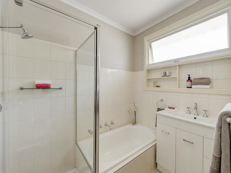 2/27 View Street, Mont Albert image 6