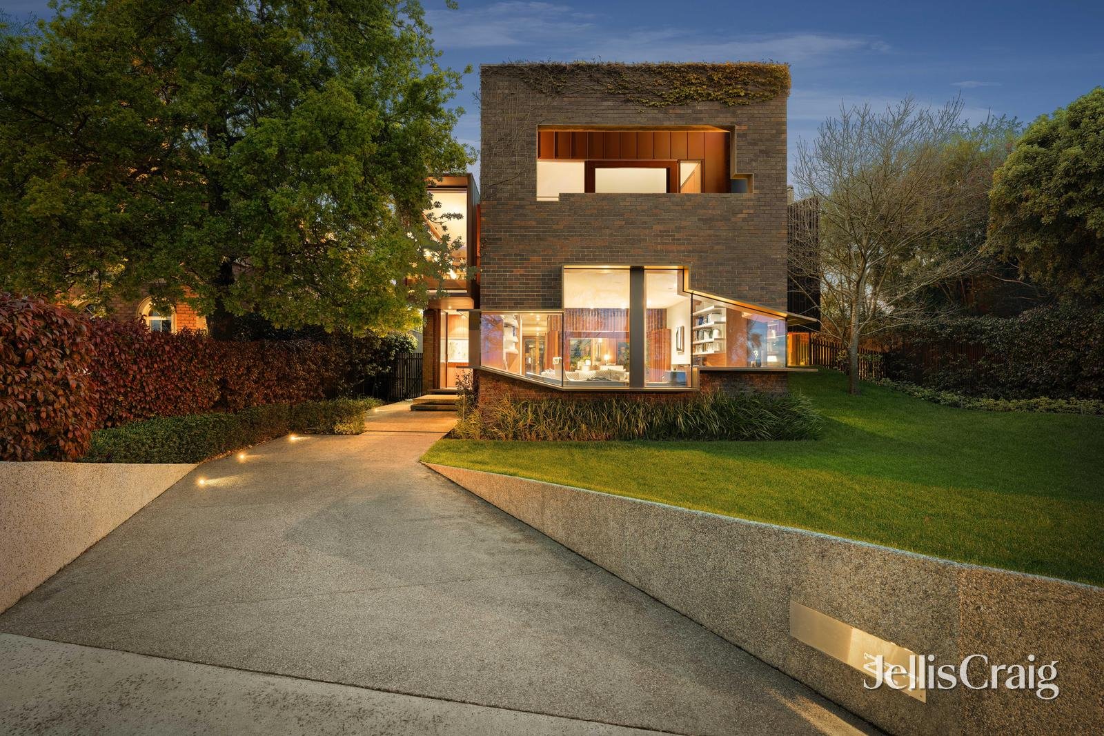 227 Wendouree Parade, Lake Wendouree image 1