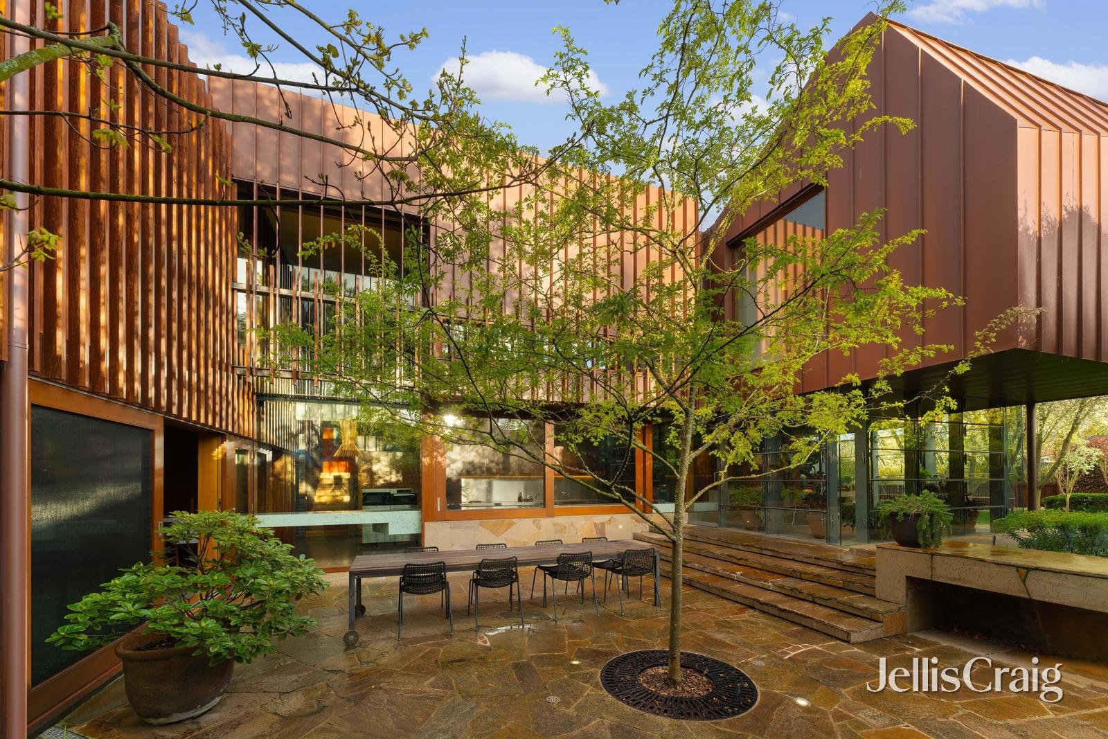 227 Wendouree Parade, Lake Wendouree image 2