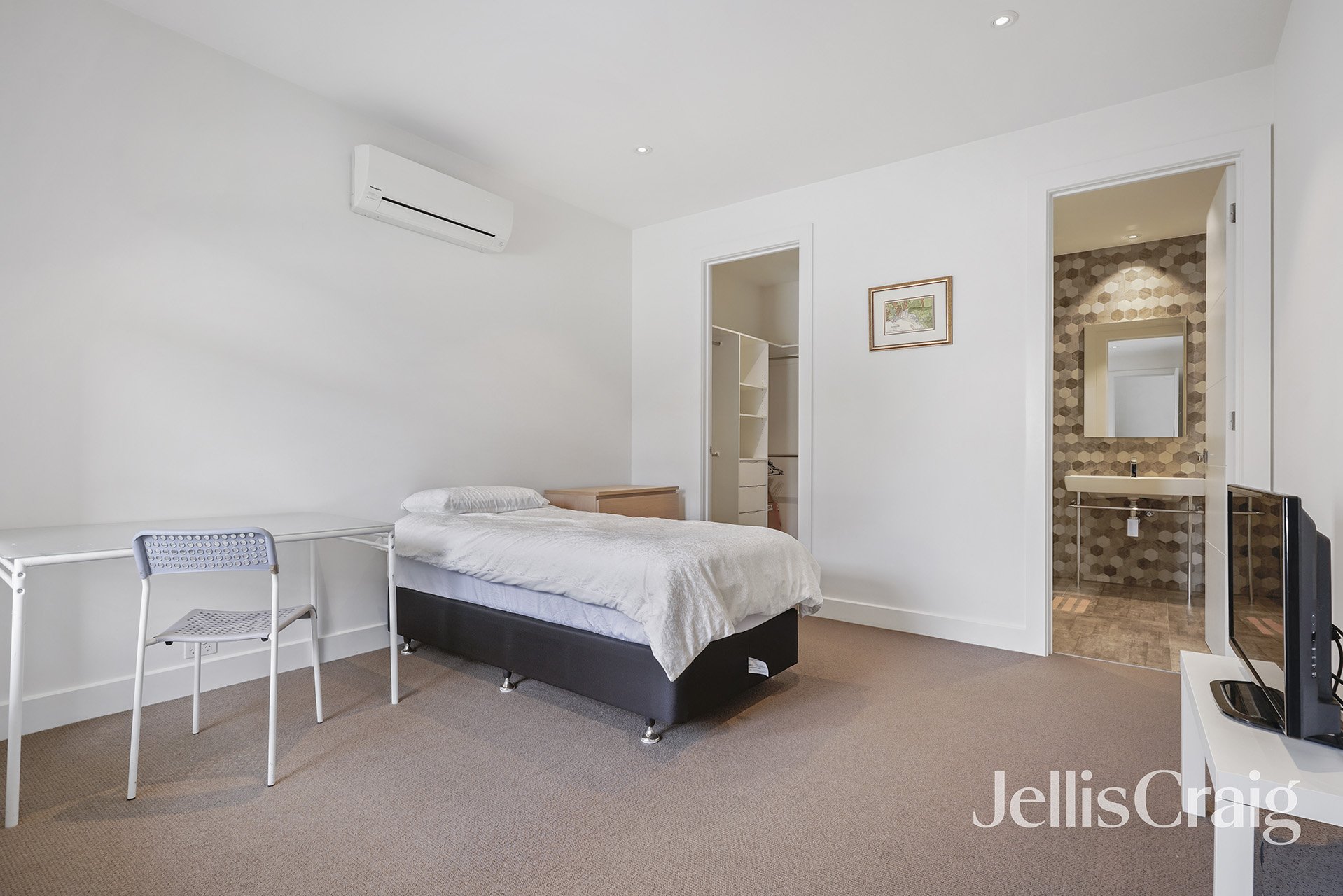 2/270a Balcombe Road, Beaumaris image 5