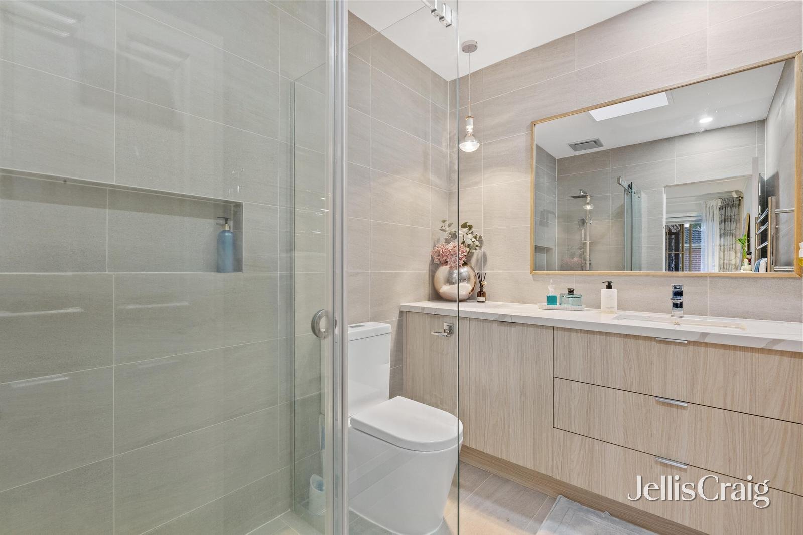 2/271 Springvale Road, Nunawading image 7