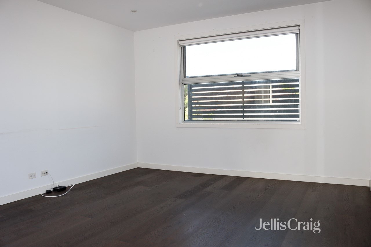 2/276 Reynard Street, Coburg image 2