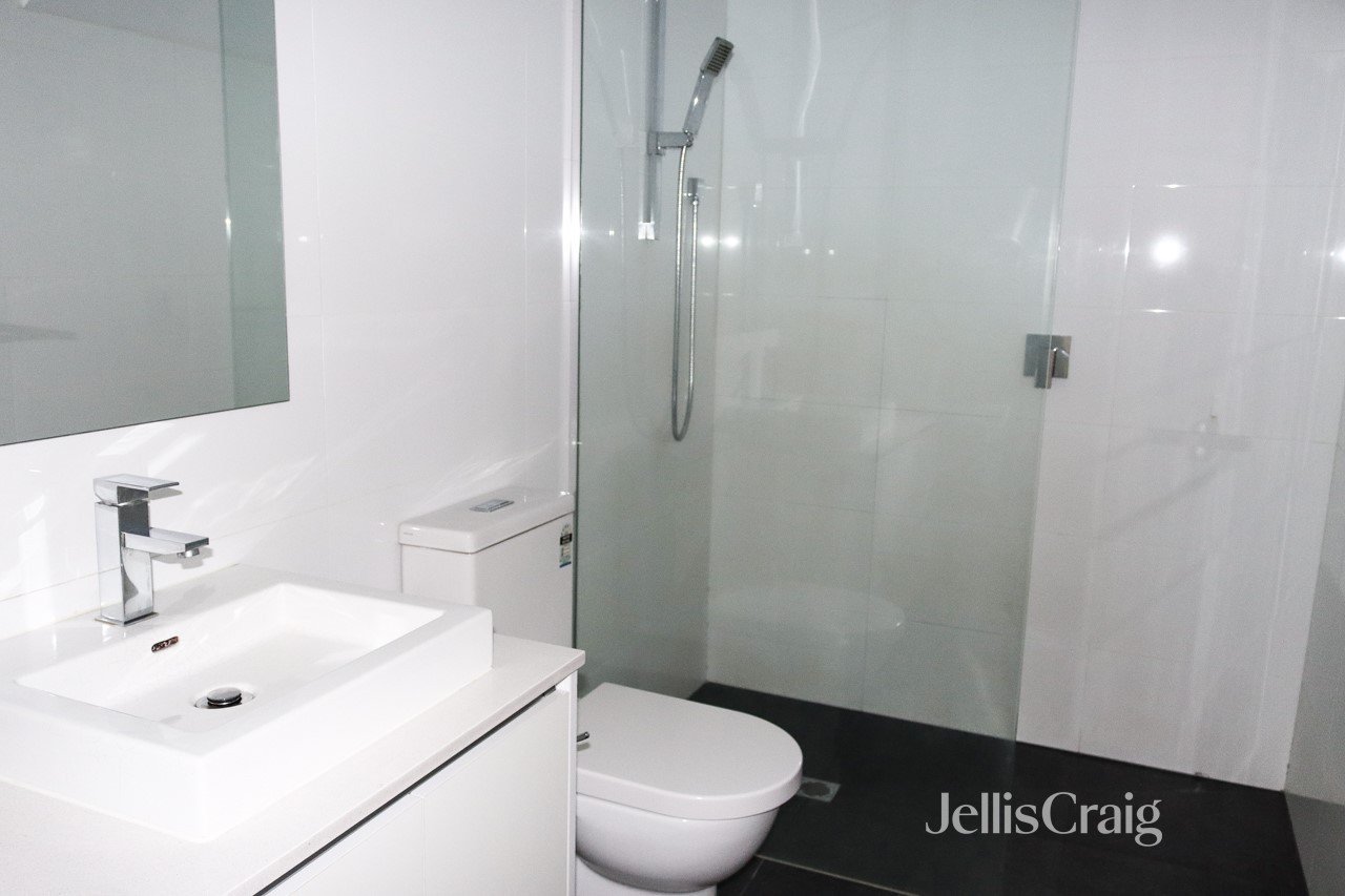 2/276 Reynard Street, Coburg image 7