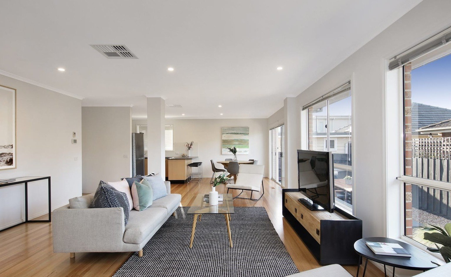 2/28 Adrian Street, Bentleigh East image 3