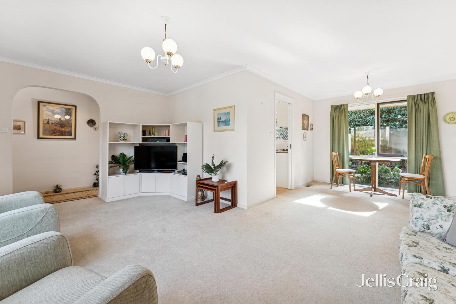 2/28 Barkly Street, Ringwood image 4