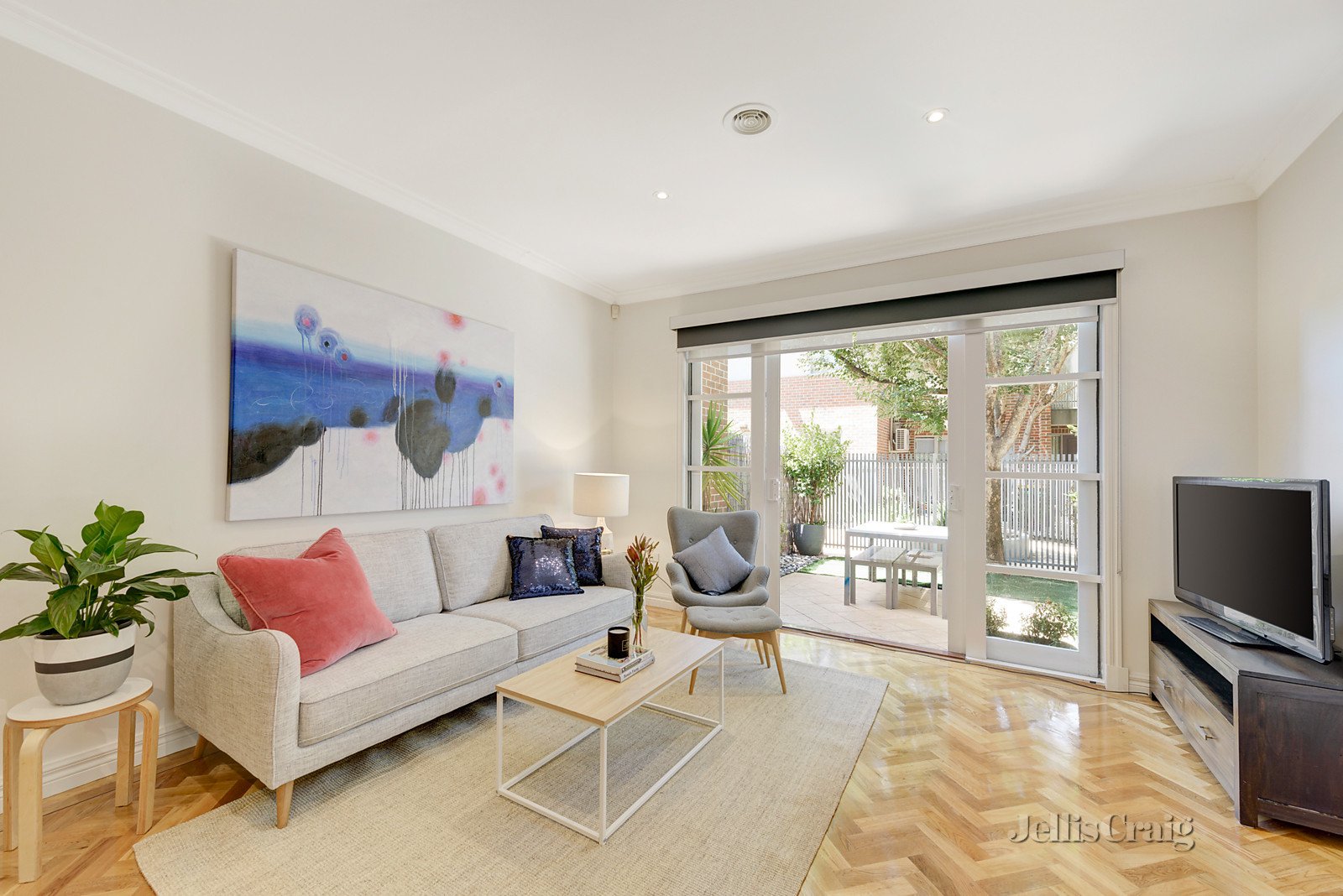 2/28 Clairmont Avenue, Bentleigh image 2