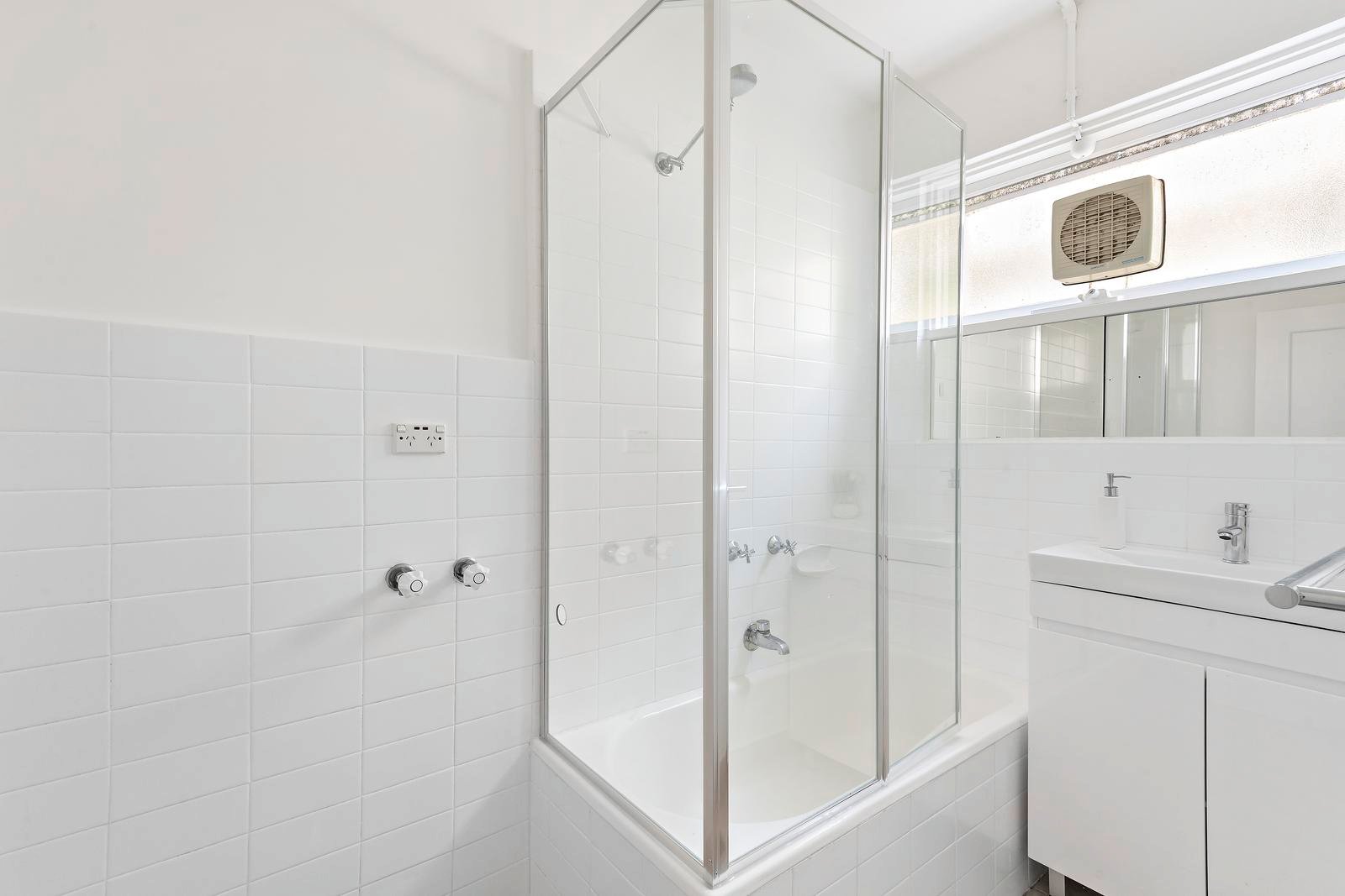 Property Gallery Thumbnail 9