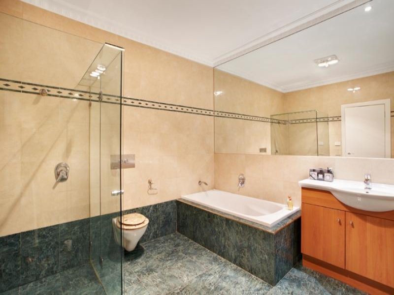 228 Doncaster Road, Balwyn North image 7