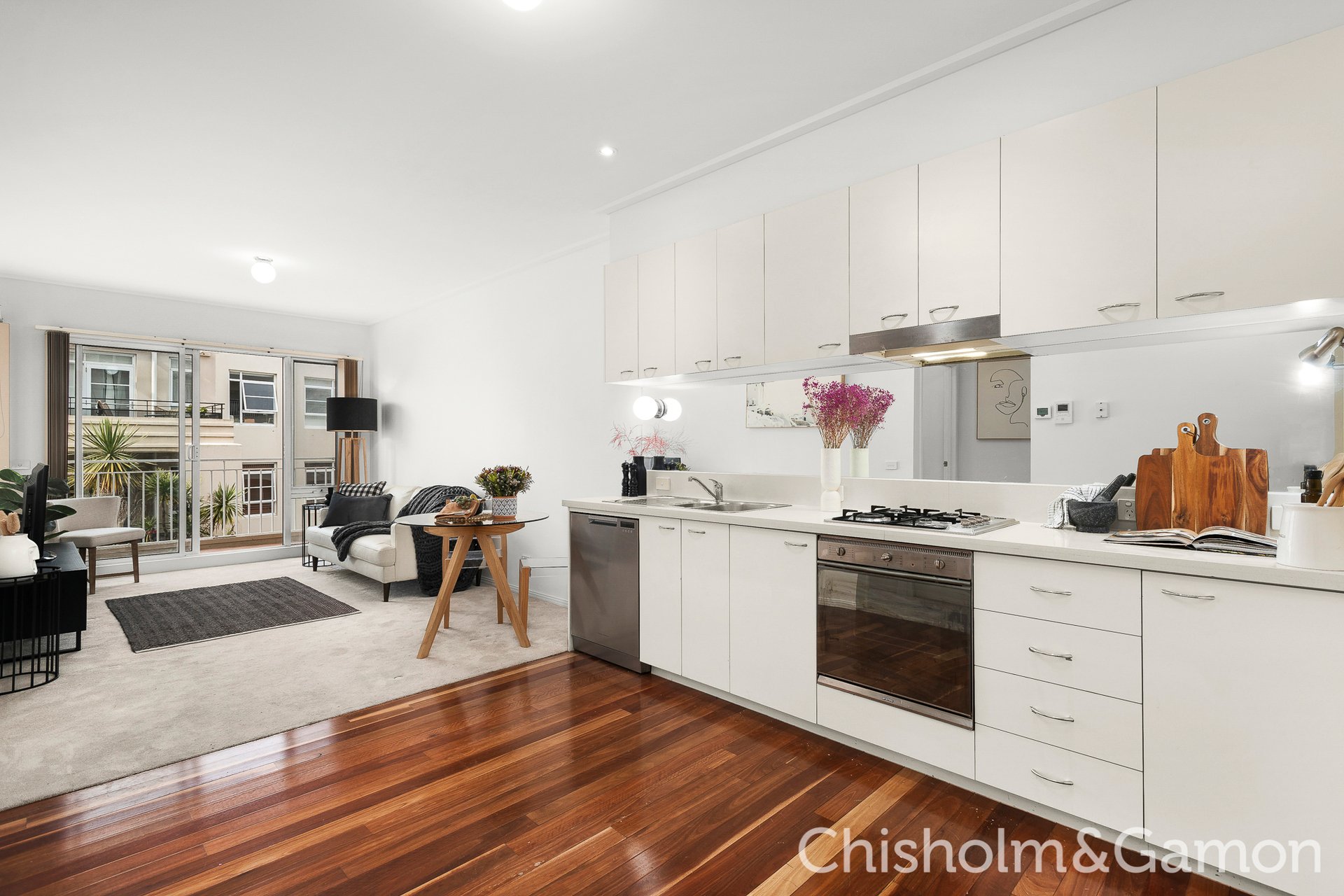 22/8 Graham Street, Port Melbourne image 2