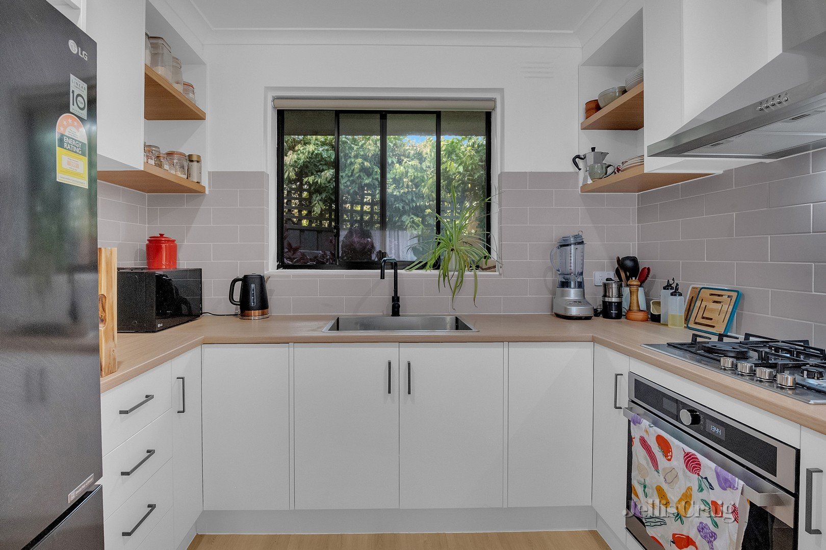 2/28 Irvine Crescent, Brunswick West image 5