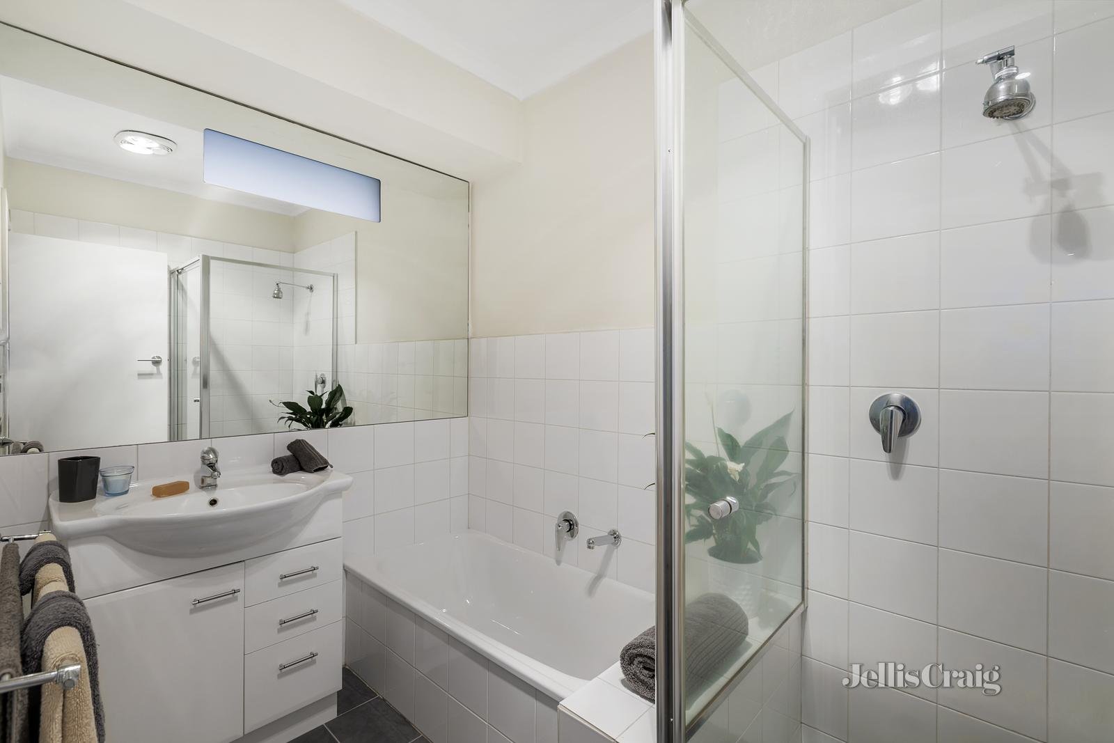 2/28 Judd Street, Camberwell image 6