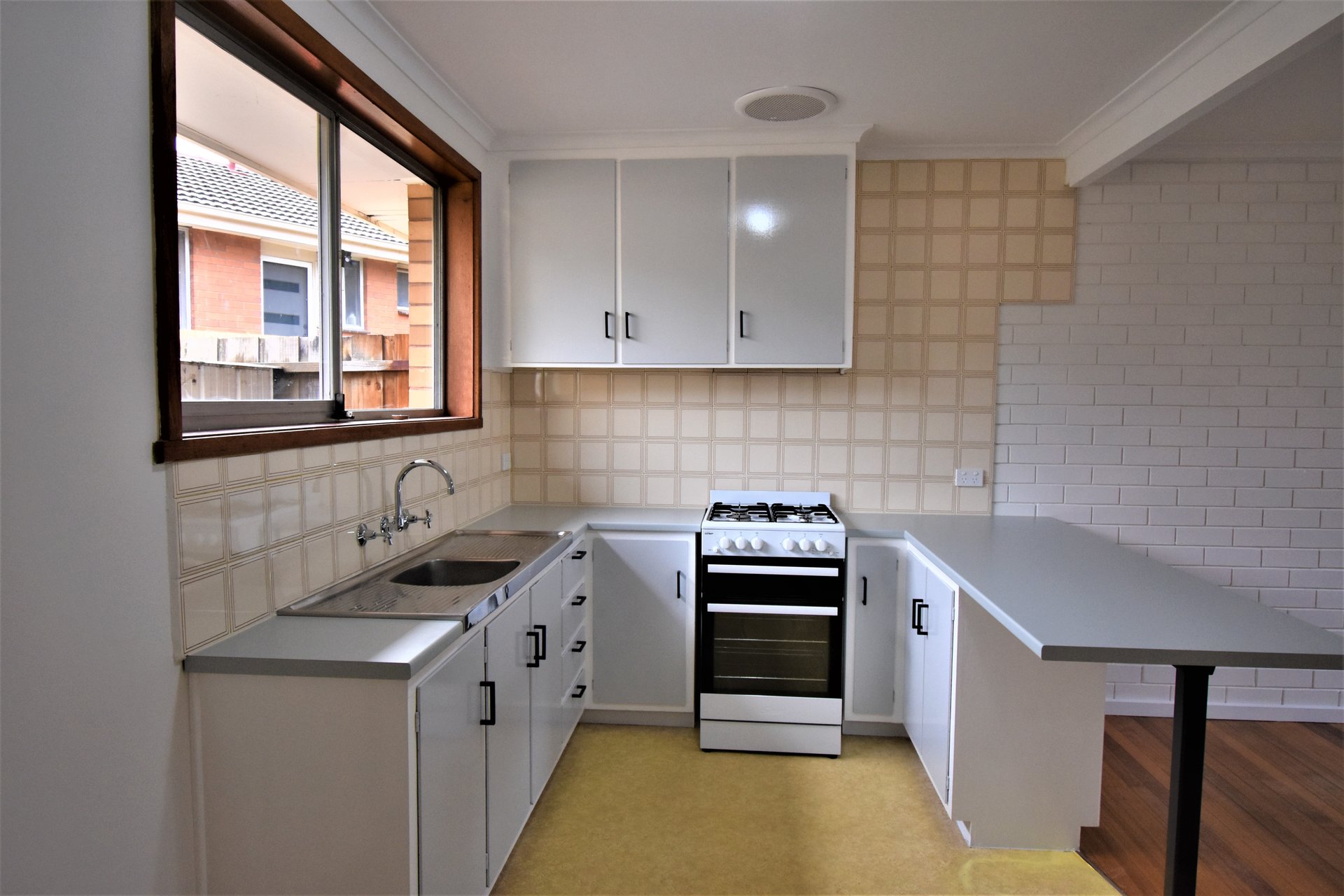 2/28 Lasiandra Avenue, Forest Hill image 3