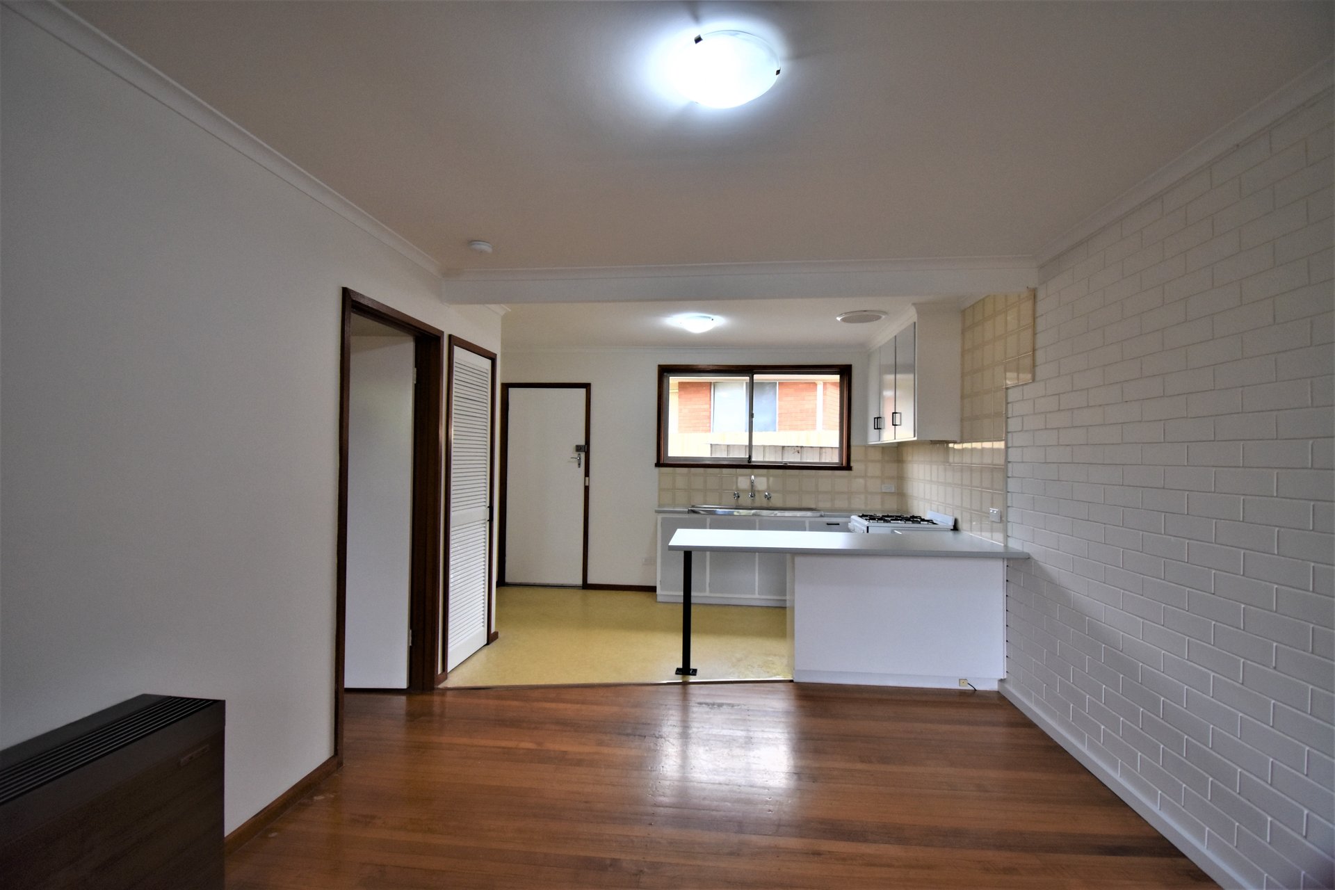 2/28 Lasiandra Avenue, Forest Hill image 2