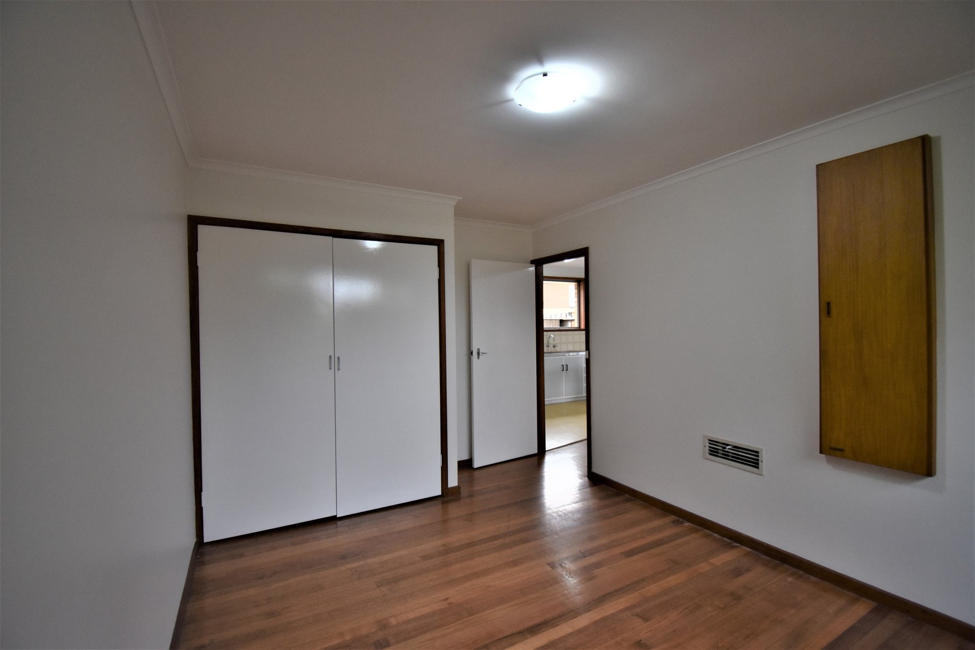 2/28 Lasiandra Avenue, Forest Hill image 5