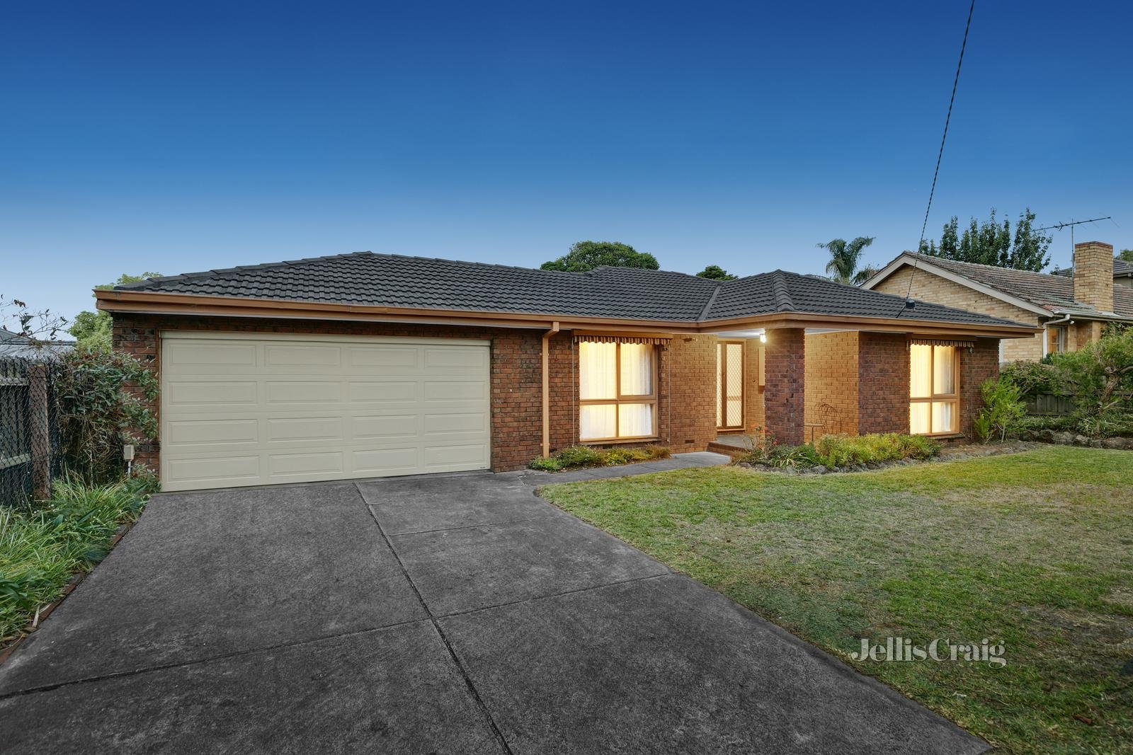 228 Lawrence Road, Mount Waverley image 1