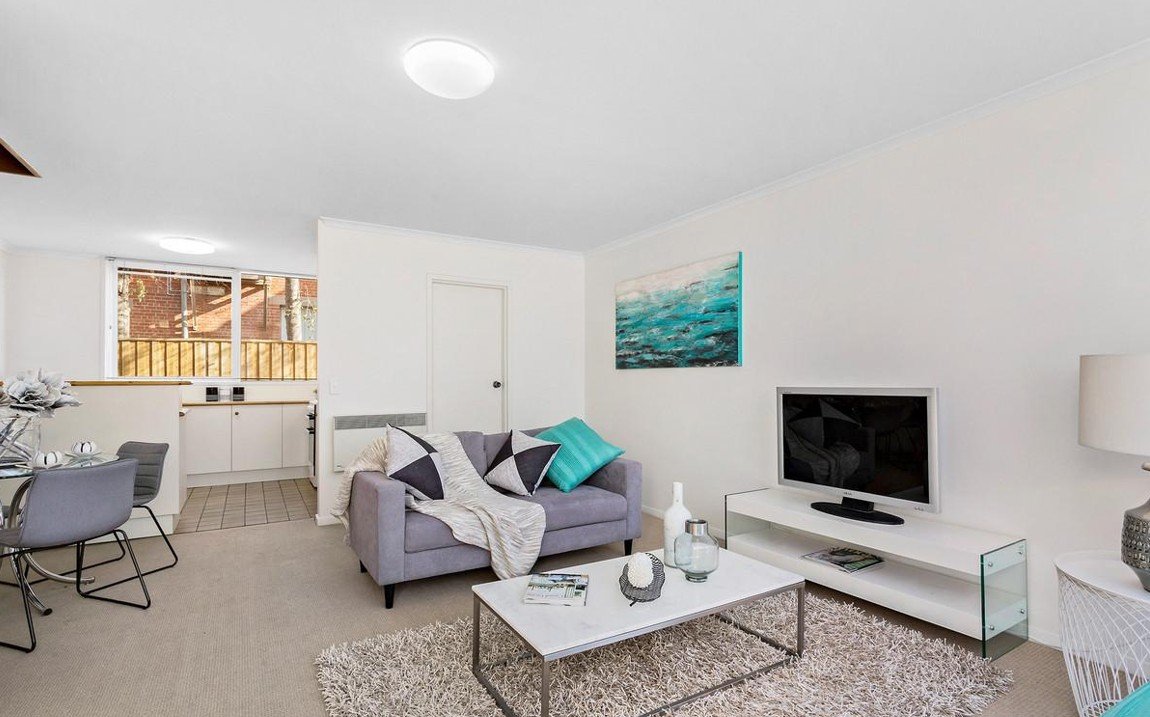 2/28 Liddiard Street, Hawthorn image 2