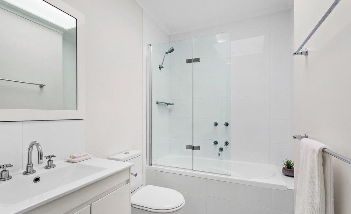 2/28 Liddiard Street, Hawthorn image 4