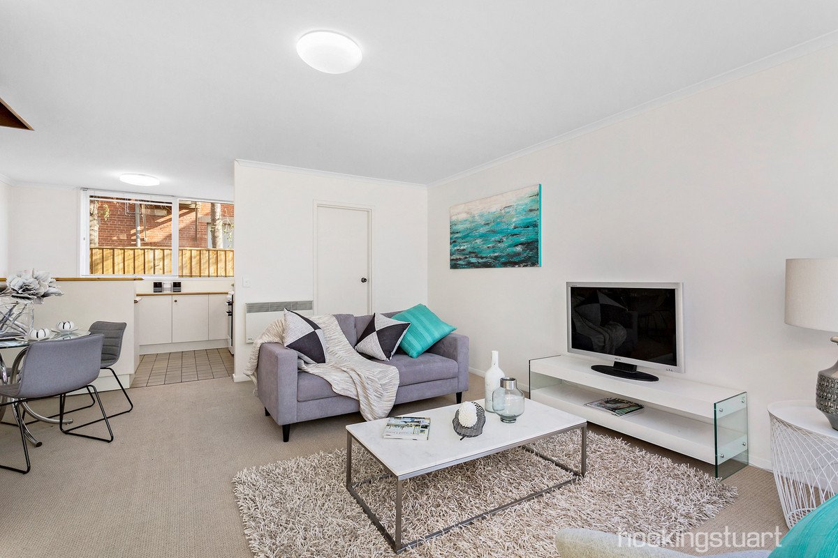 2/28 Liddiard Street, Hawthorn image 2