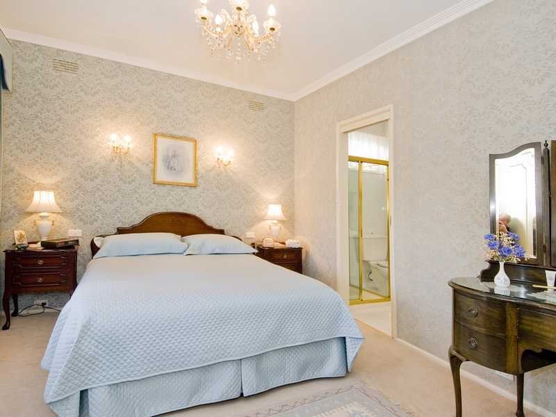 228 Noble Street, Newtown image 9