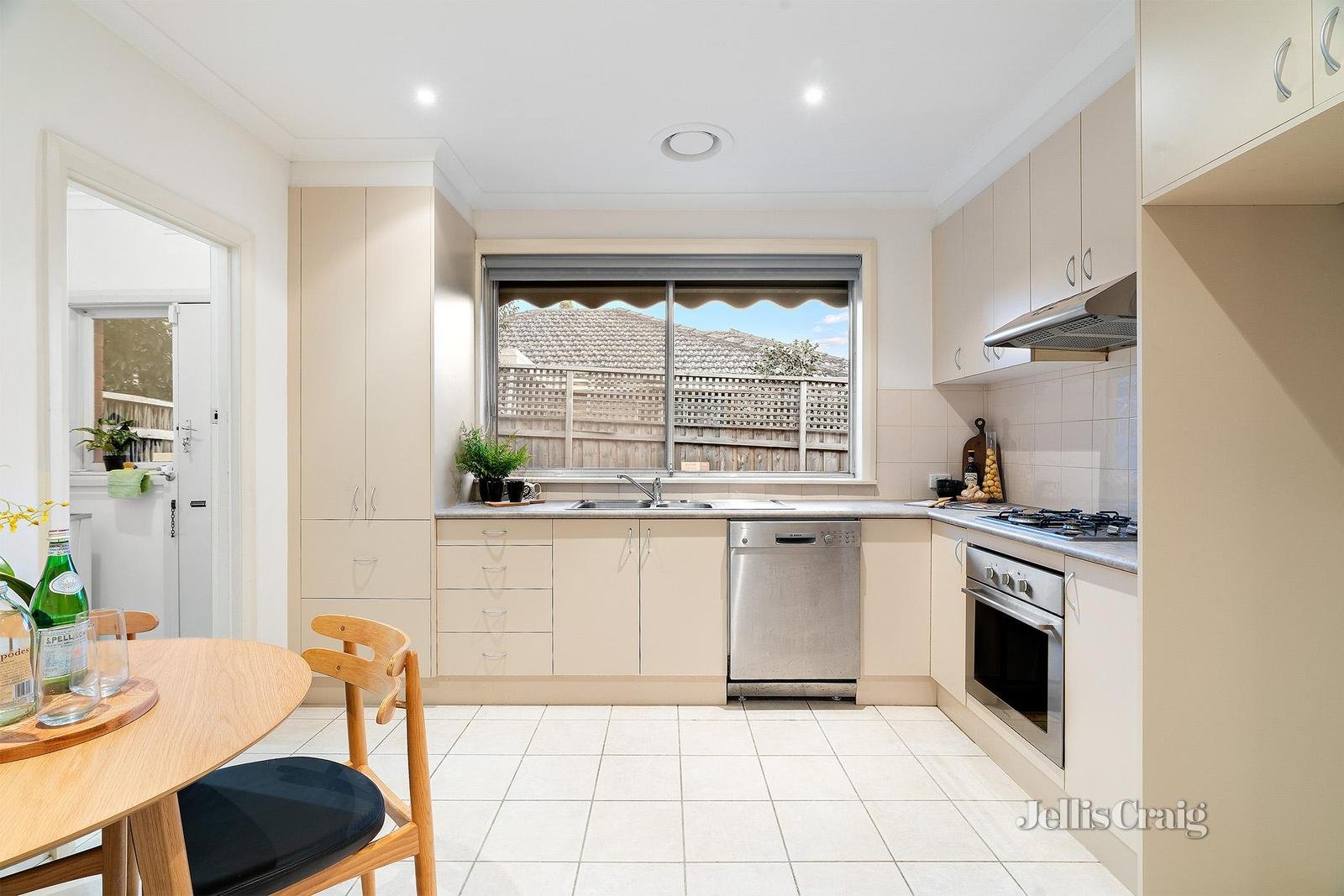 2/28 Northcote Avenue, Balwyn image 2