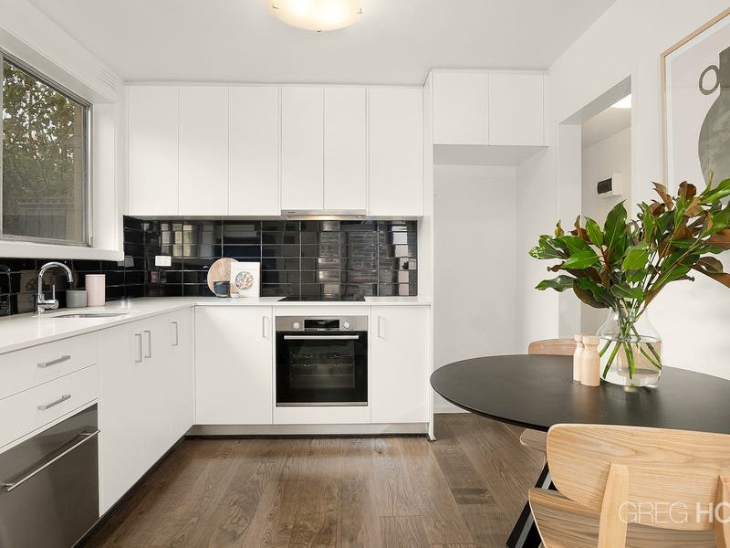 2/28 Patterson Street, Middle Park image 3
