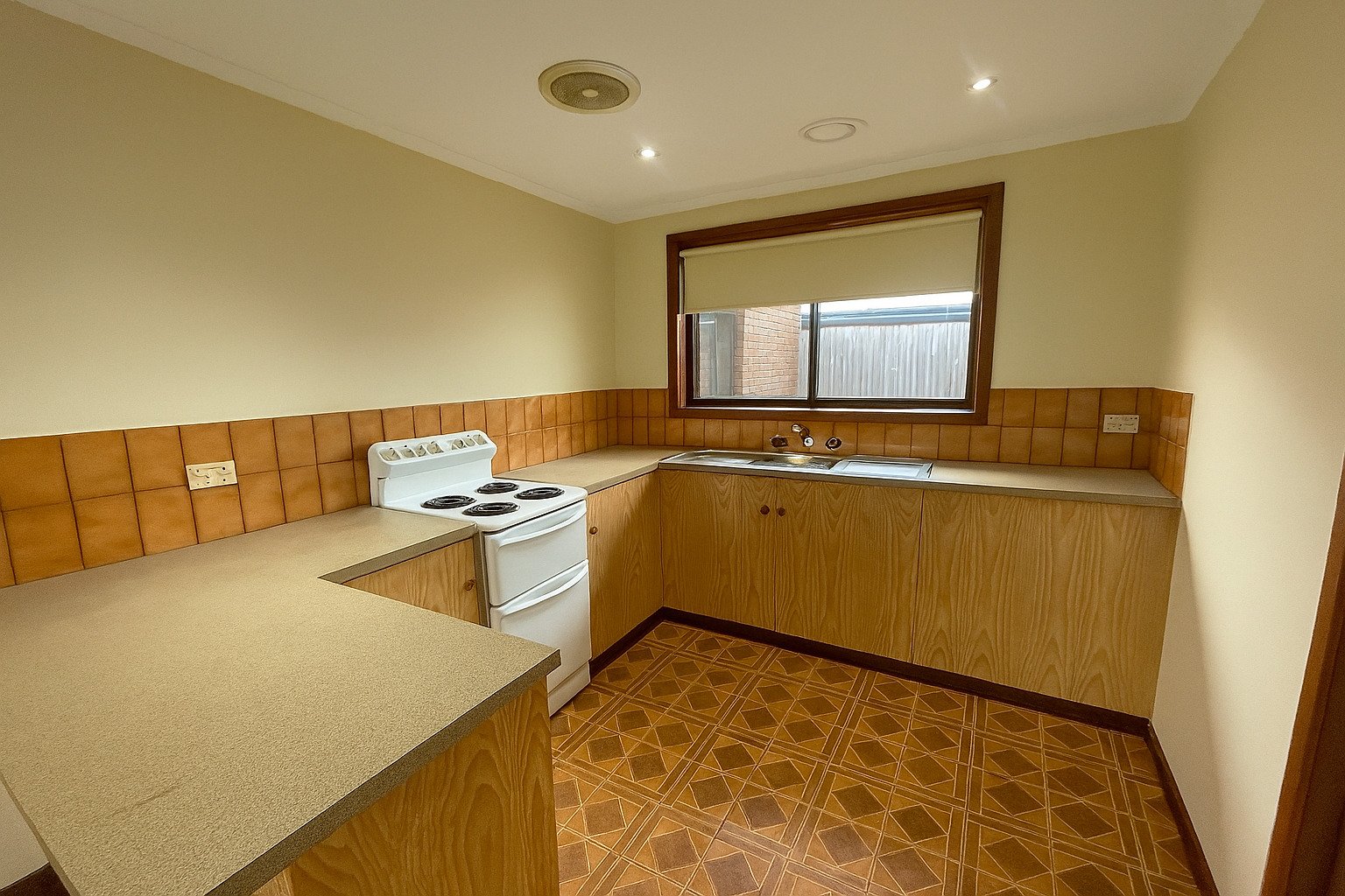 2/28 Ware Street, Lara image 4