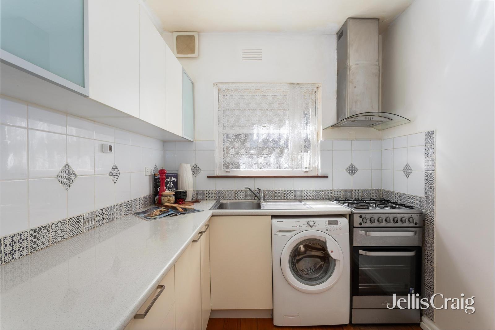 2/28 Wattle Road, Hawthorn image 3
