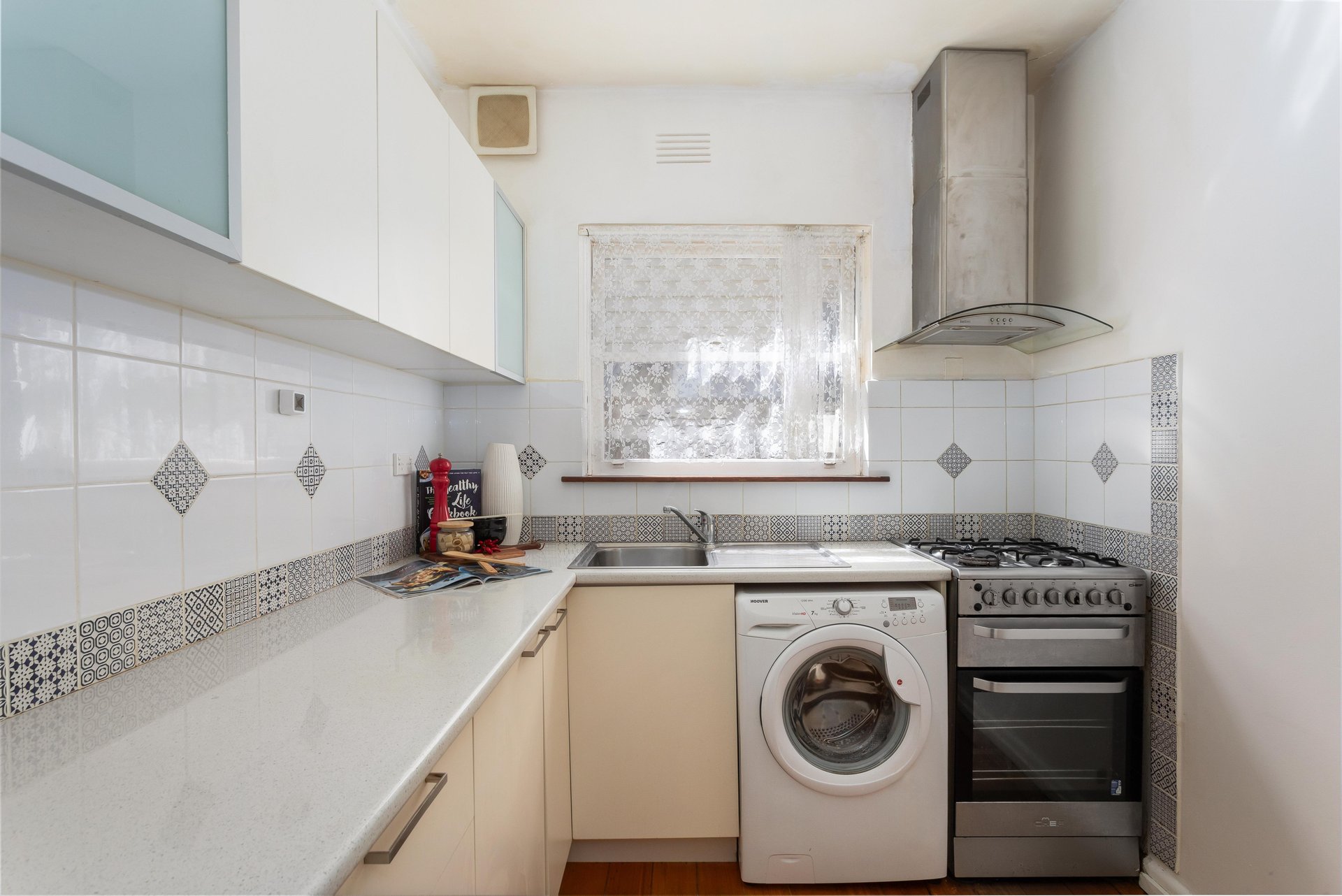 2/28 Wattle Road, Hawthorn image 4